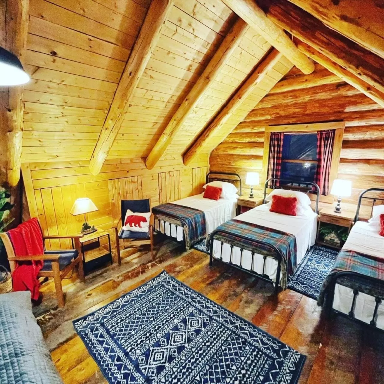 Bed in Drummond Island Resort