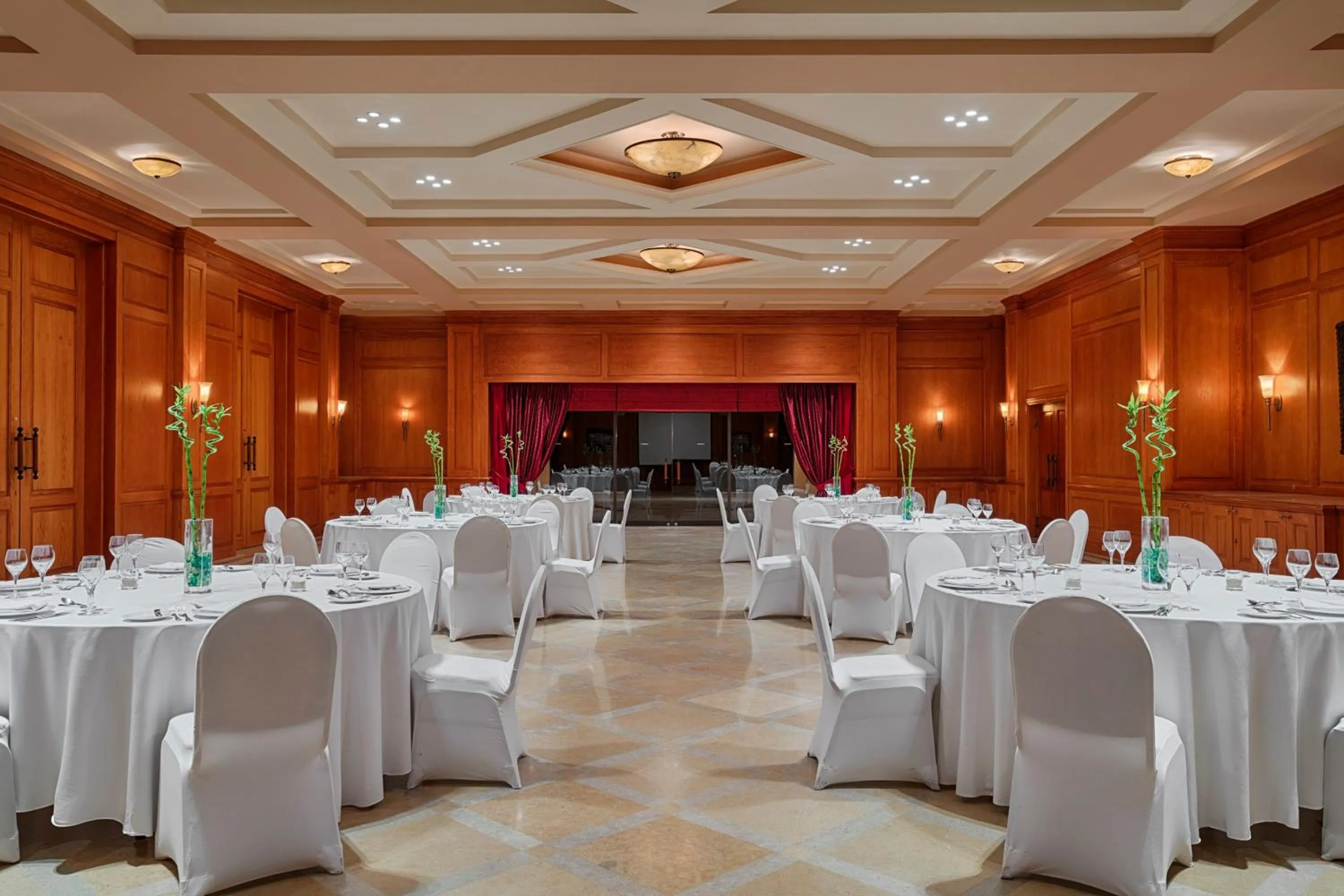 Business facilities in The Cascades Golf Resort, Spa & Thalasso