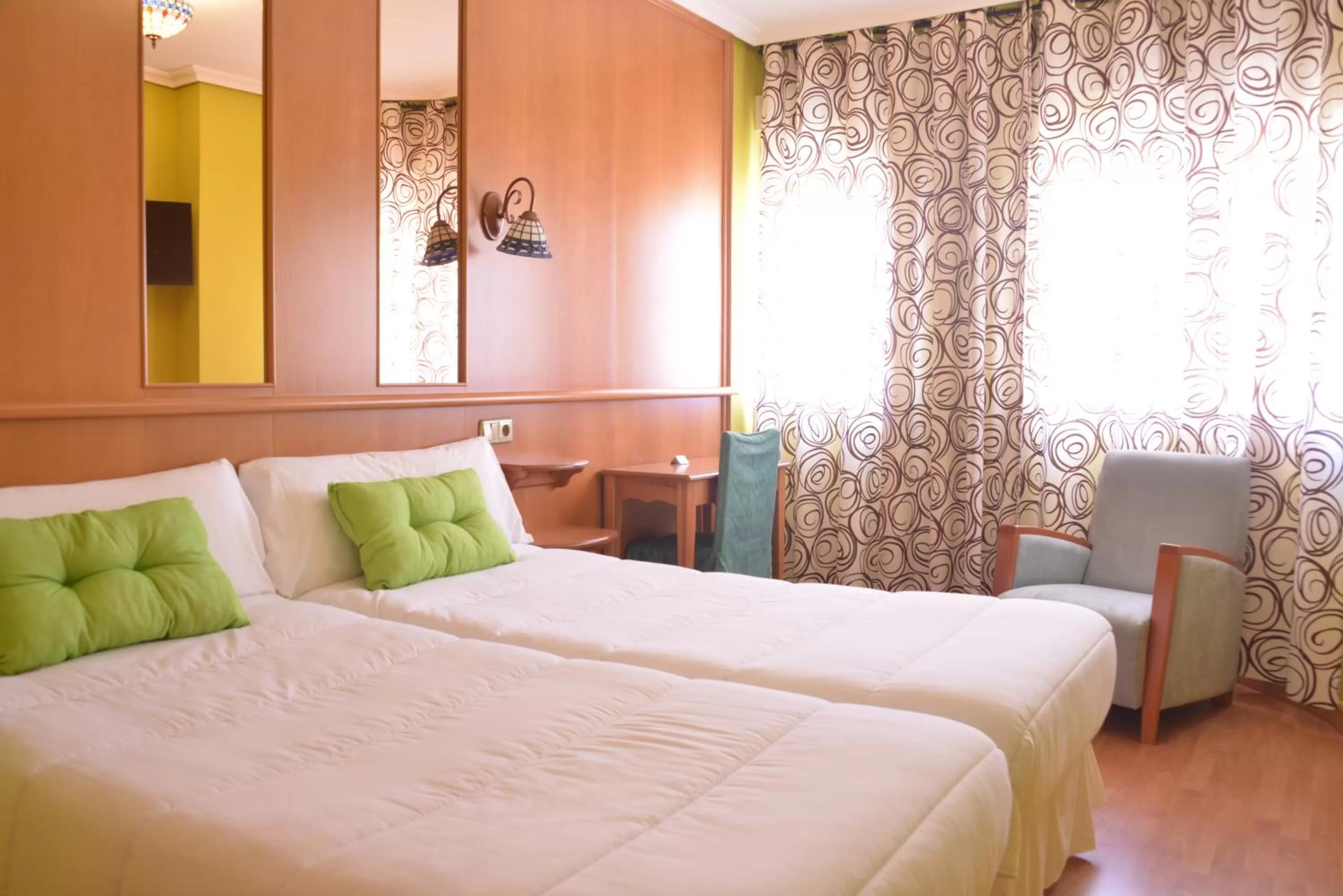 Photo of the whole room, Bed in Hotel Aro'S