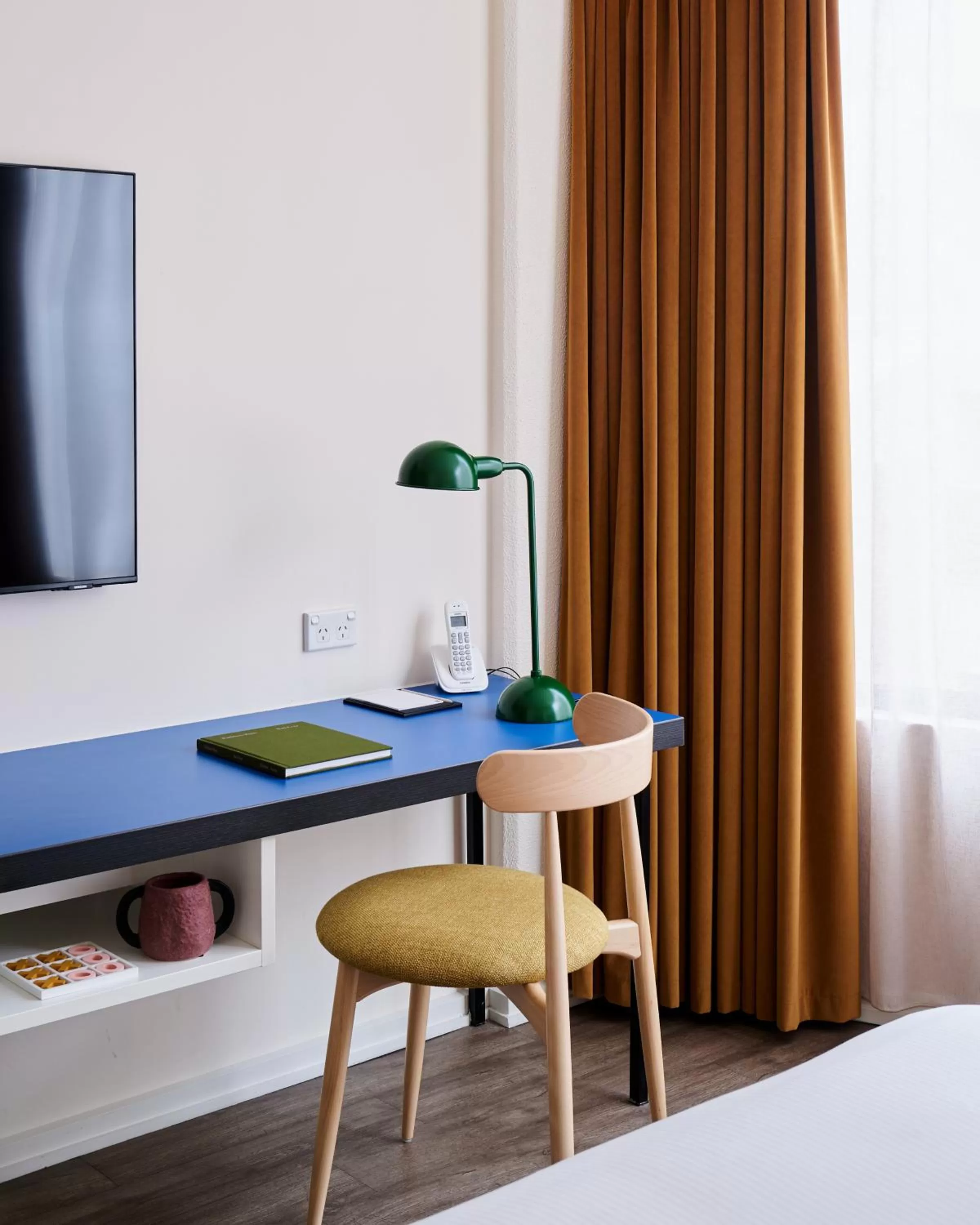 Seating area, Bed in Laneways by Ovolo