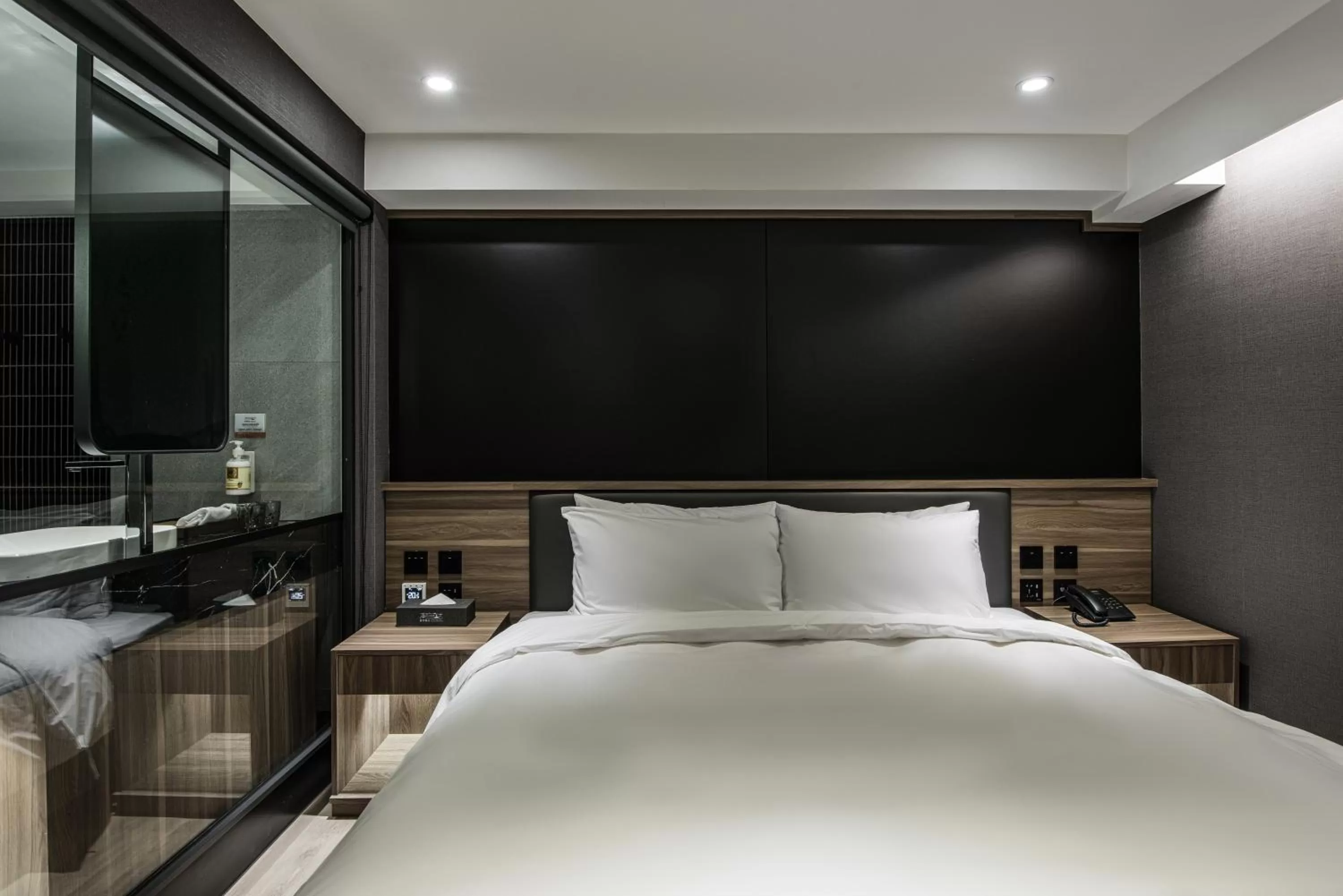 Bed in Autumn Willow Hotel