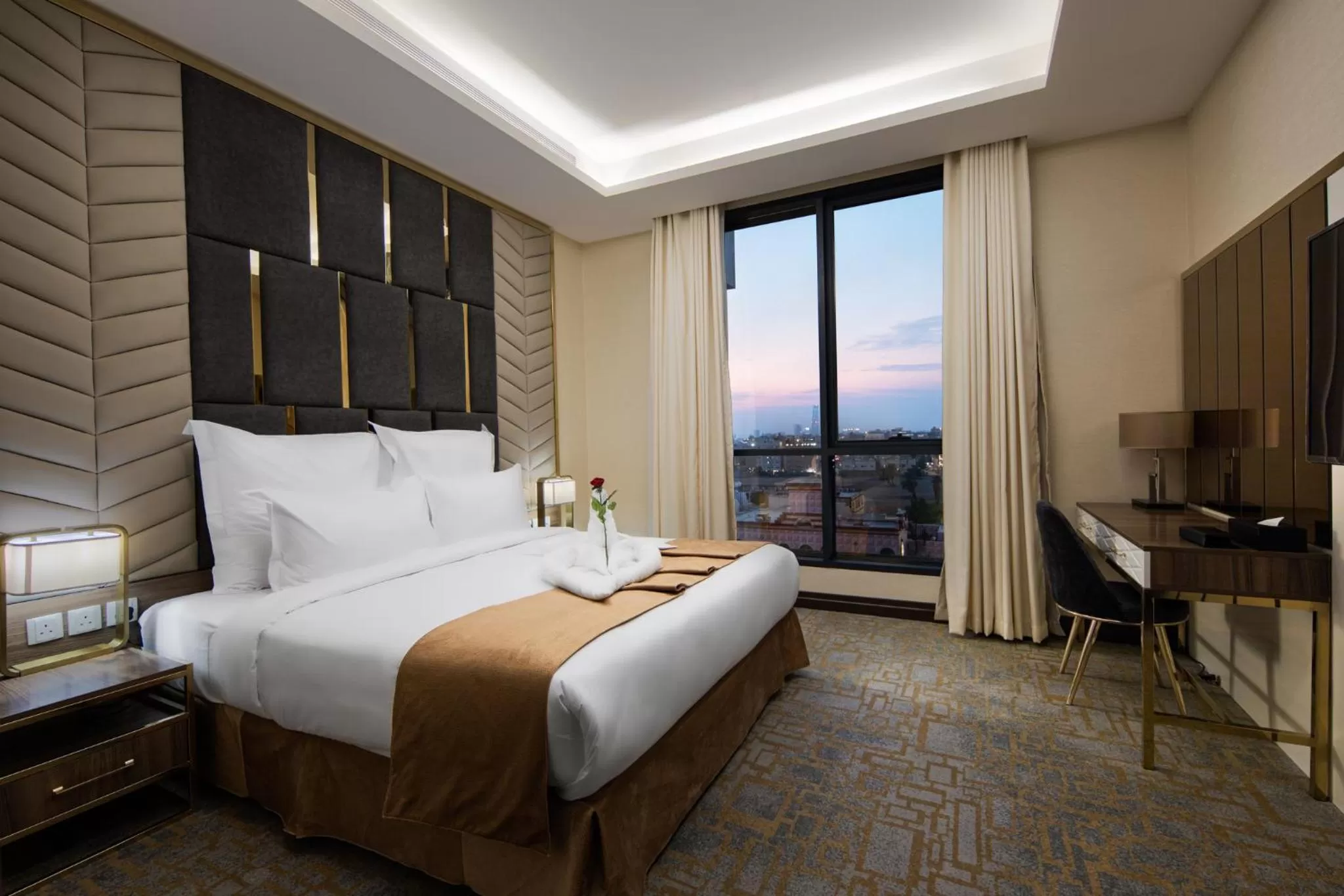 Bedroom, Bed in Gladiolus Hotel