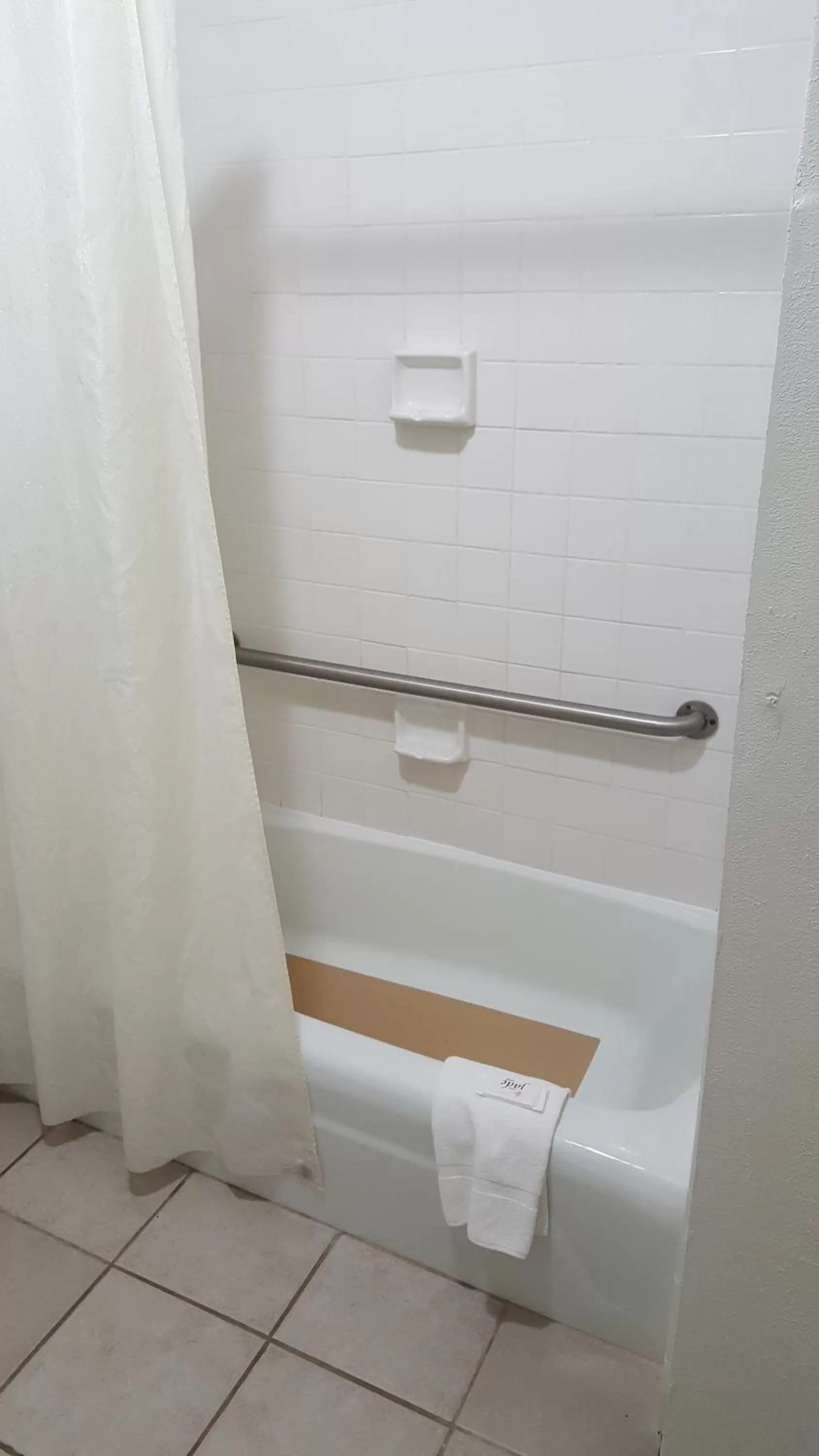 Bathroom in Red Carpet Inn Kinston