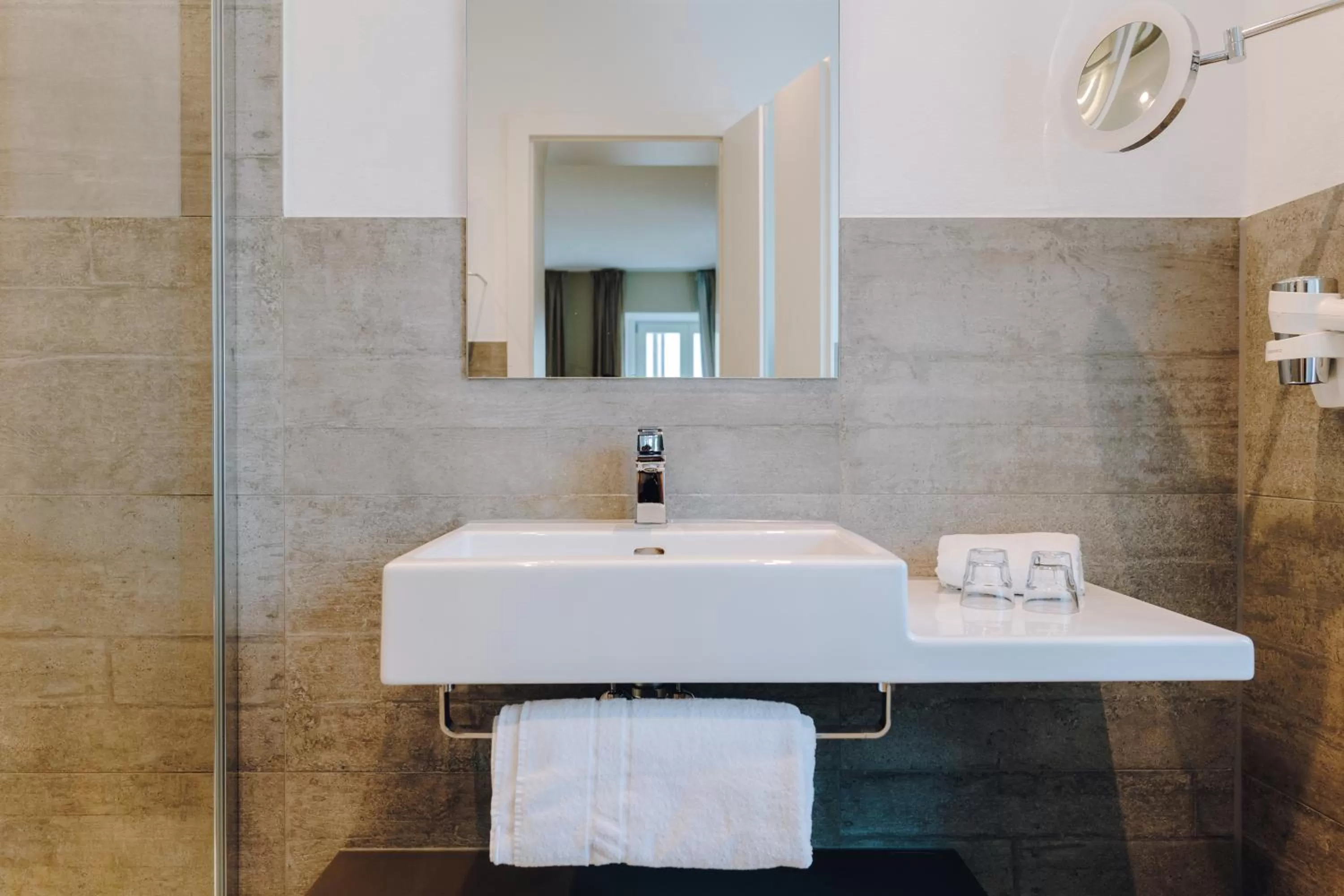 Bathroom in Little 7 - Boutique Hotel