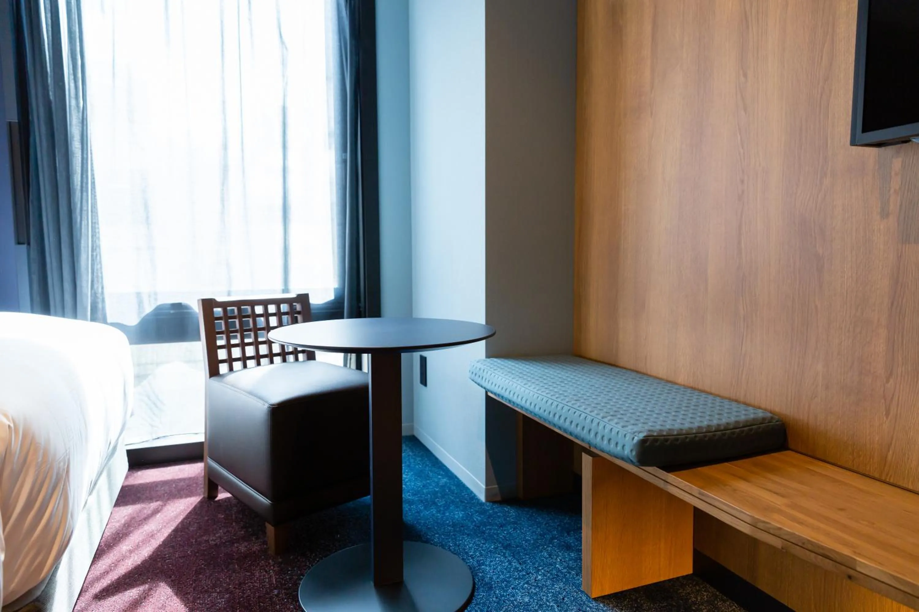 Bed in The Royal Park Canvas - Ginza 8