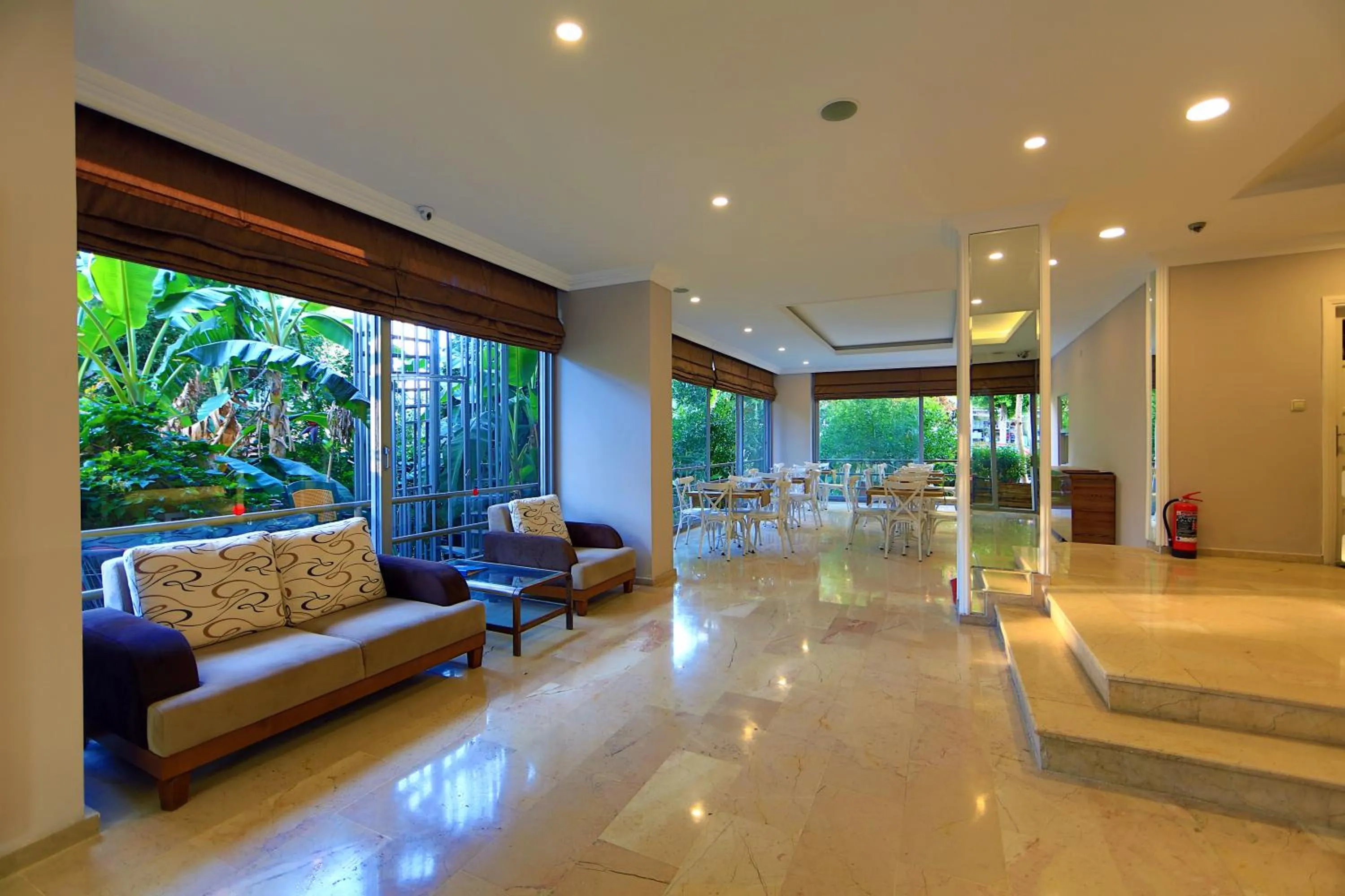 Restaurant/places to eat in Perle Apart Hotel