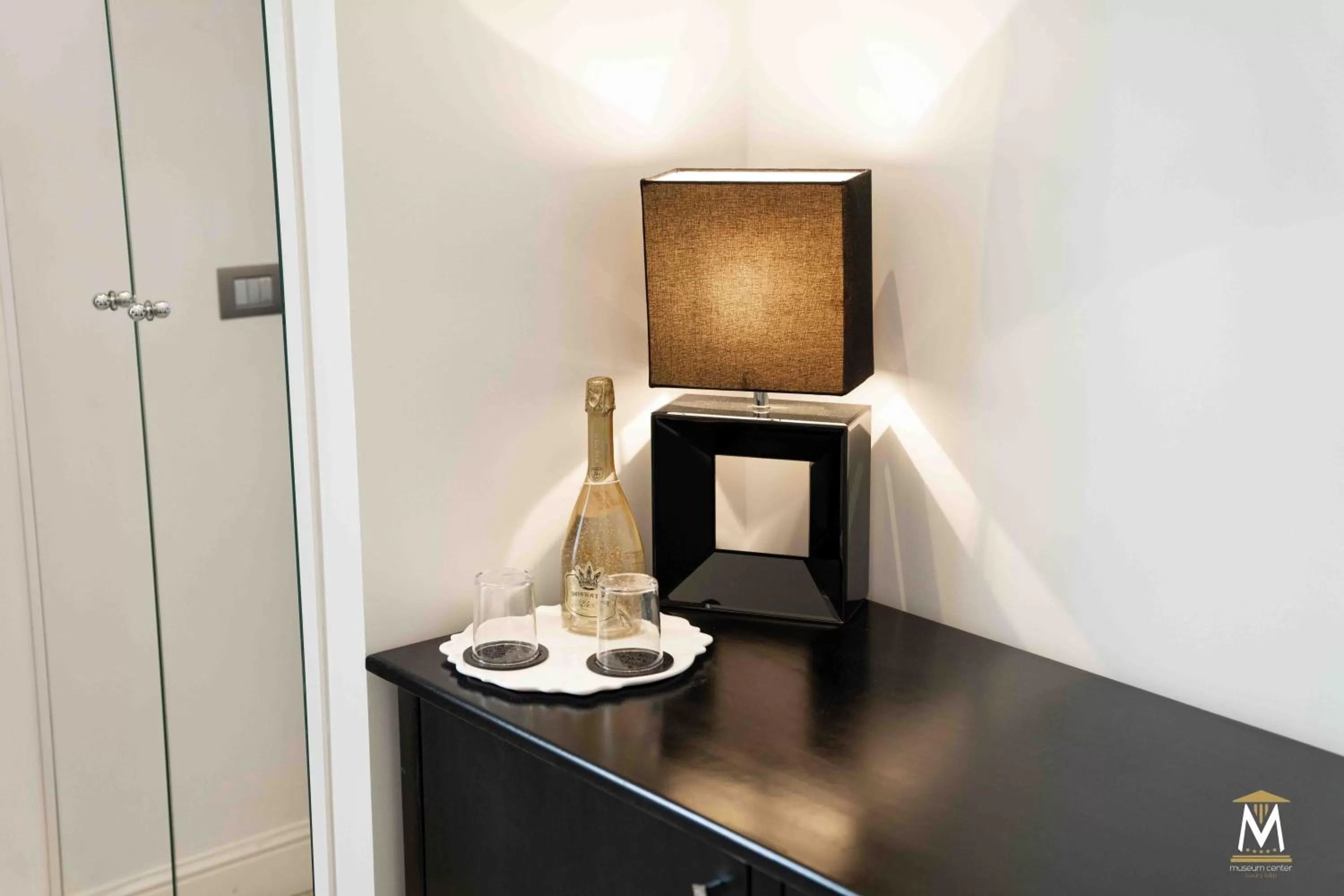 Communal lounge/ TV room in Museum Center Luxury