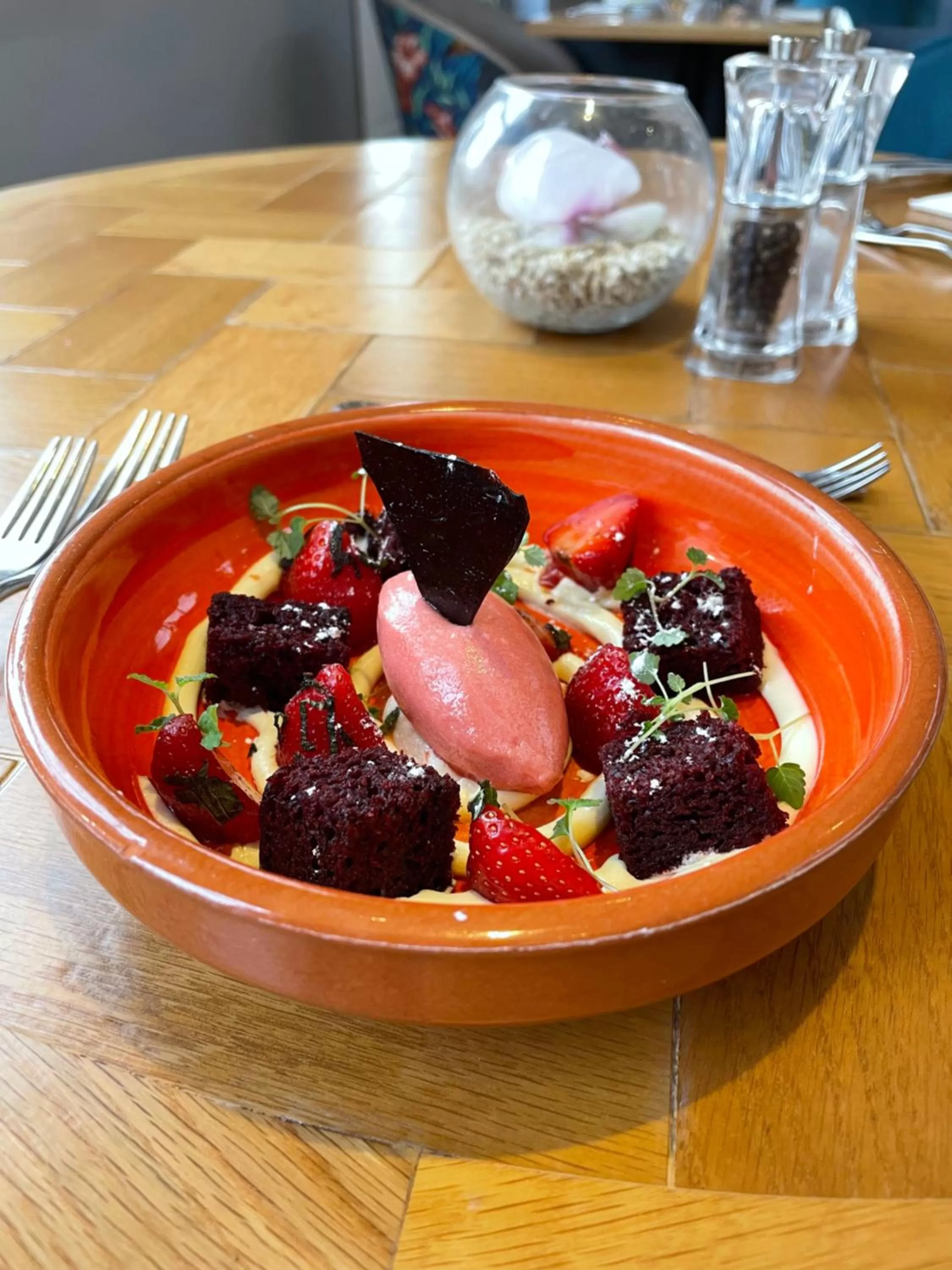 Restaurant/places to eat in Oakley Hall Hotel