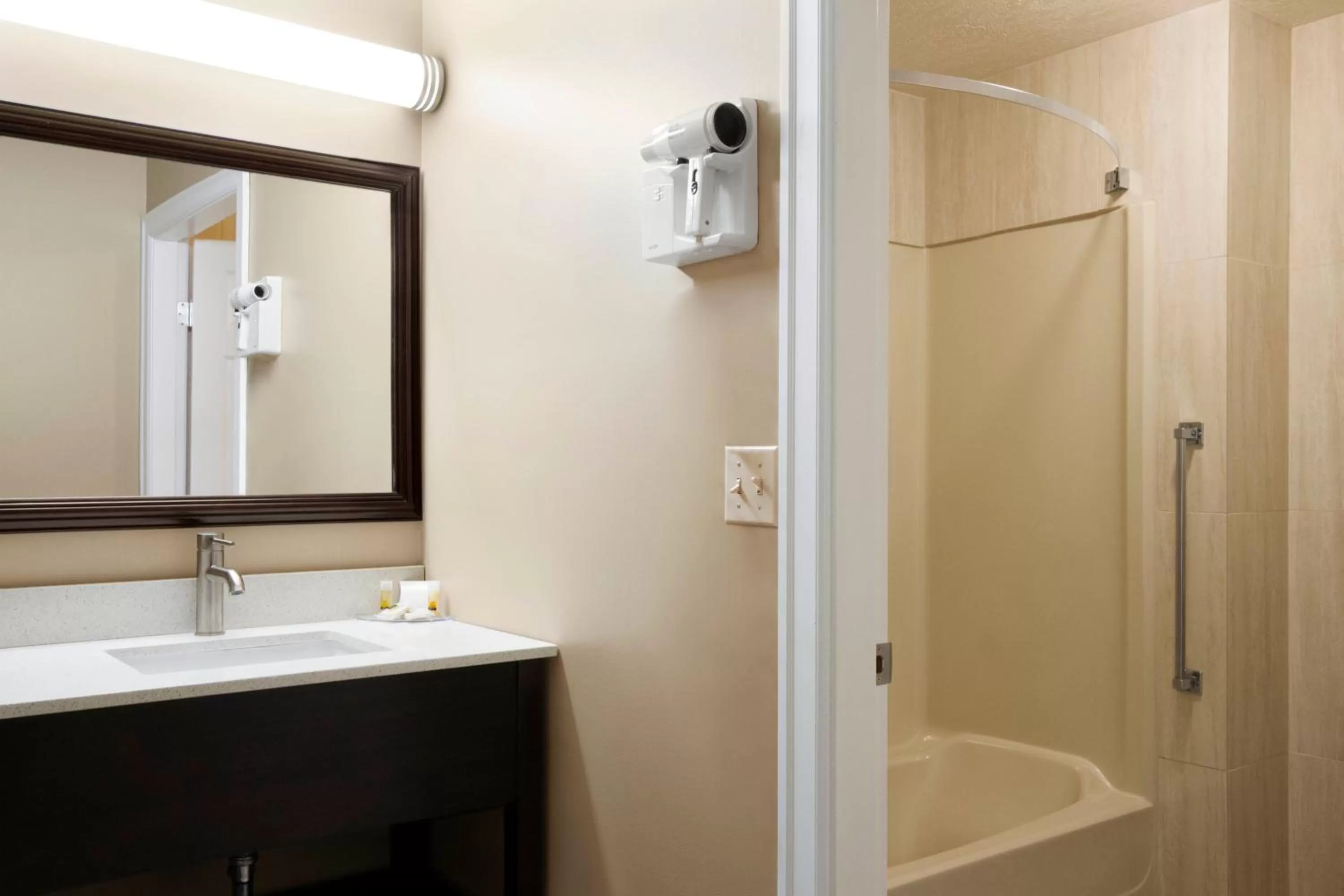 Bathroom in Days Inn by Wyndham Vernon