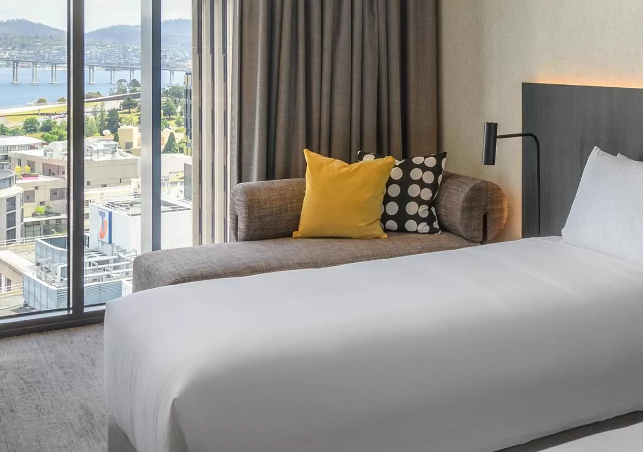 View (from property/room), Bed in Mövenpick Hotel Hobart