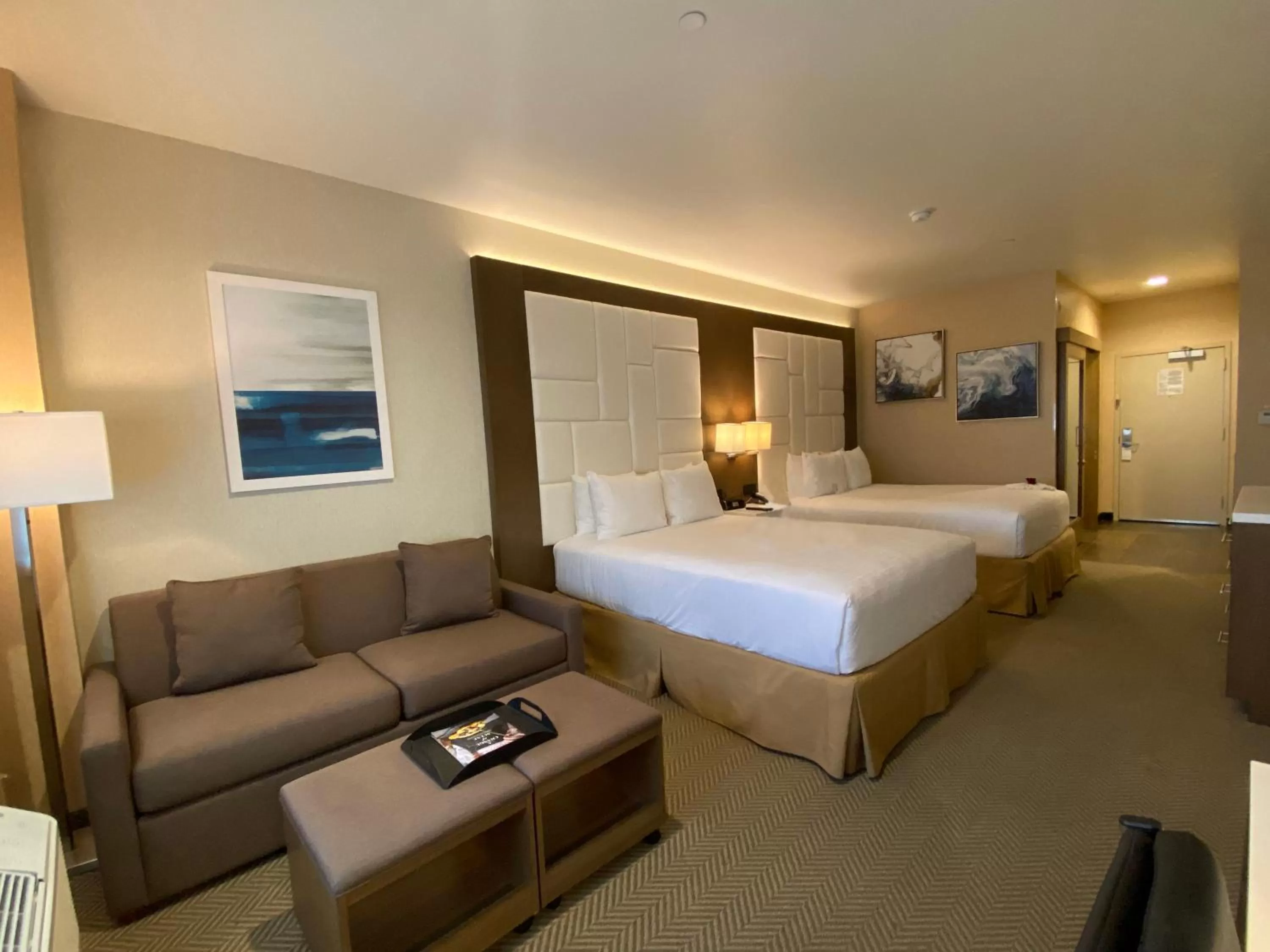 Bed in Wyndham Anaheim