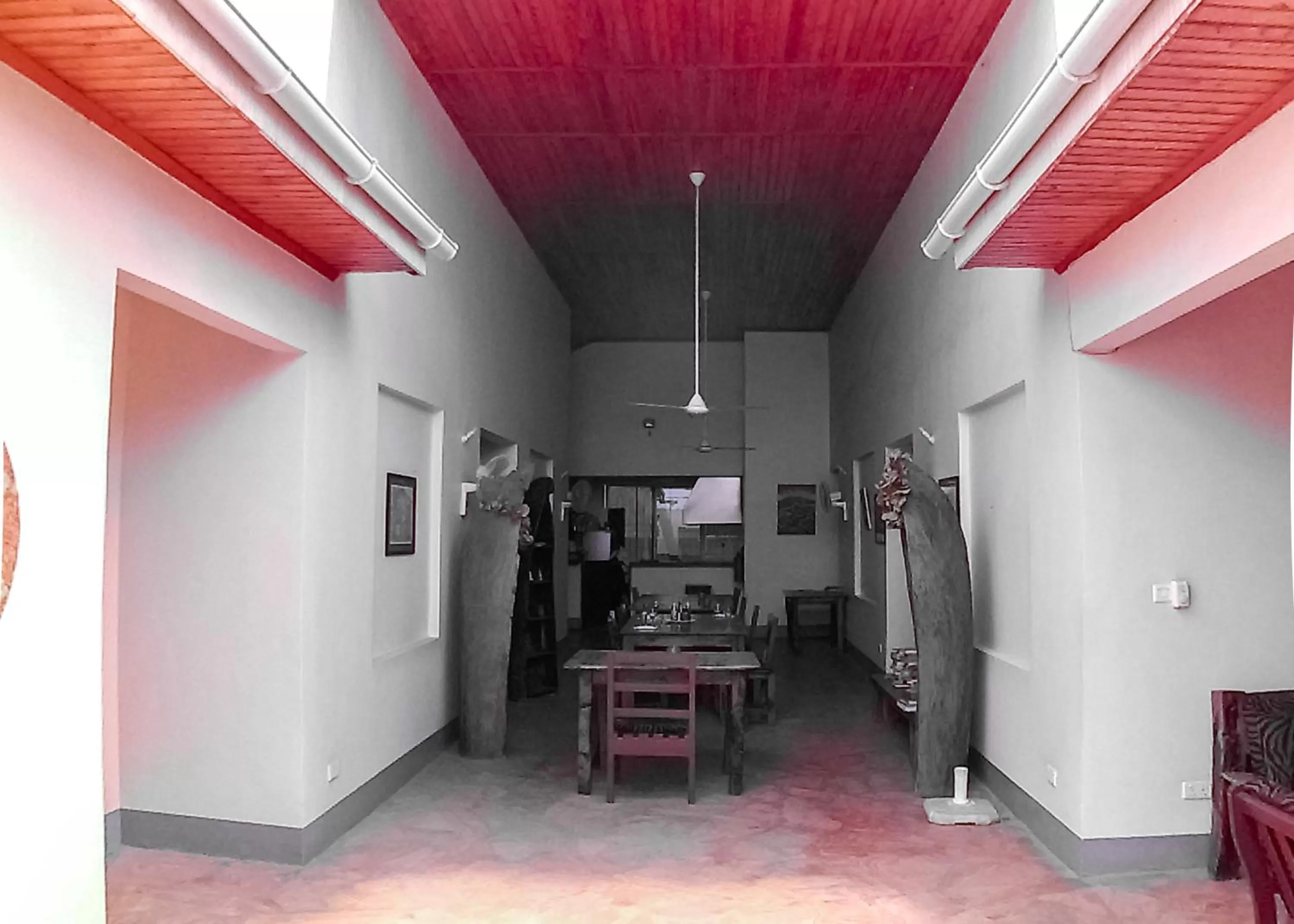 Restaurant/places to eat, Seating Area in Triniti Airport Hotel