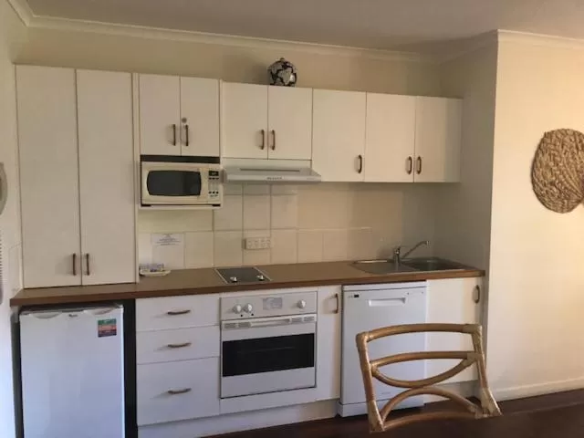 kitchen in South Pacific Resort & Spa Noosa