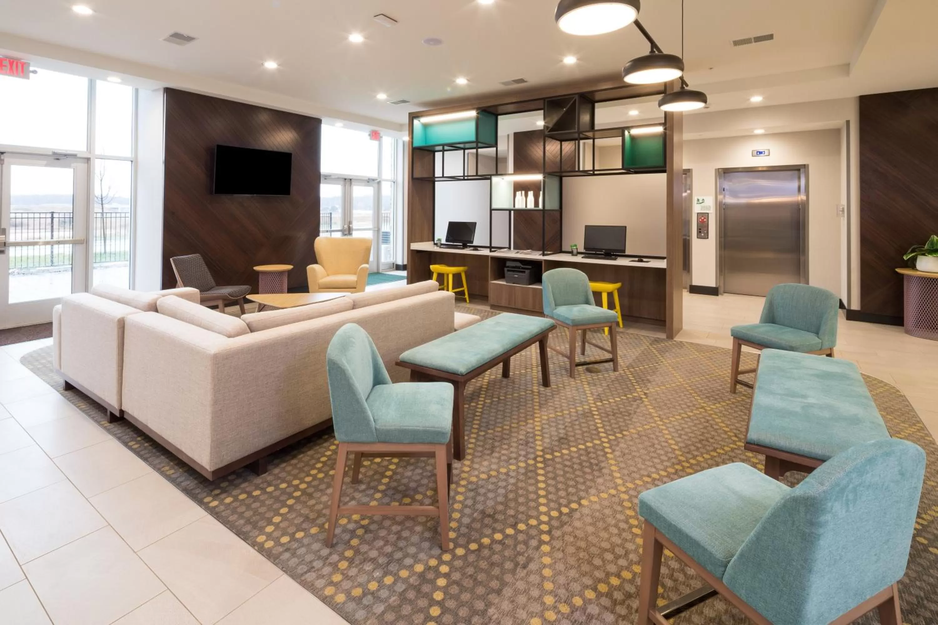 Property building in Holiday Inn & Suites Kalamazoo West