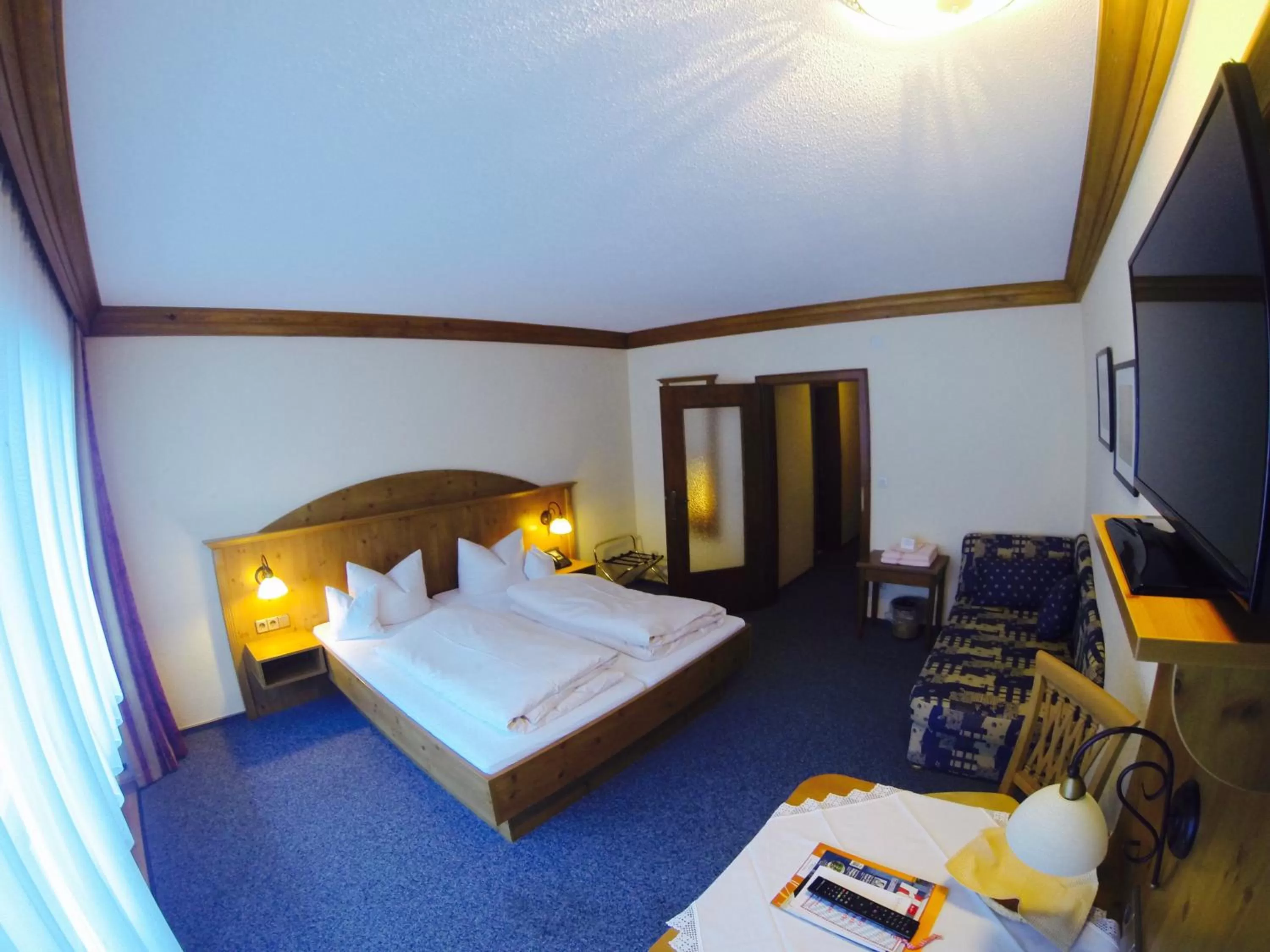 Bedroom, Bed in Aktivhotel & Gasthof Schmelz Ihr familienfreundliches Urlaubs Hotel mit Wellness Almsauna ab Februar Chiemgau Karte