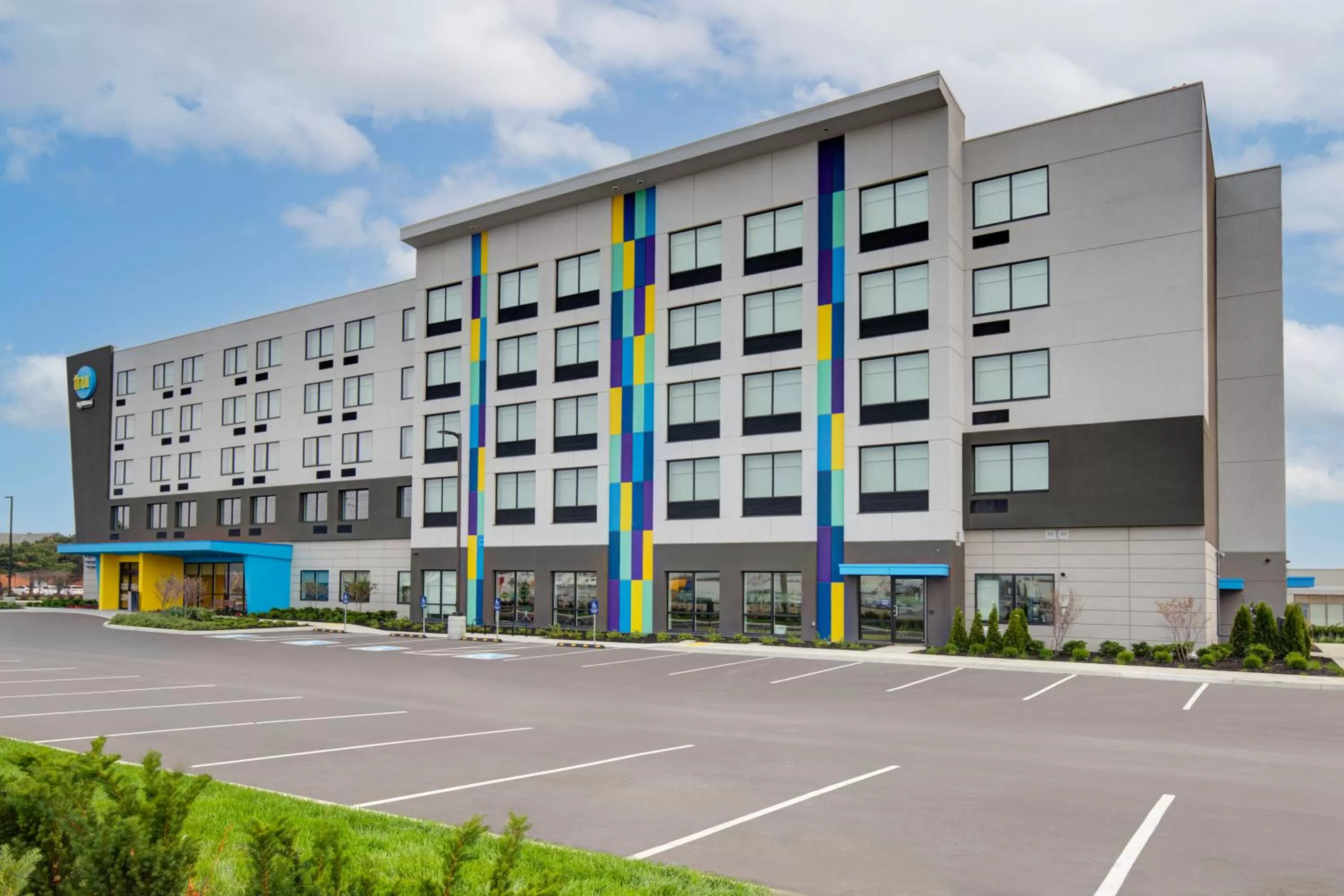 Property building in Tru By Hilton Toronto Airport West