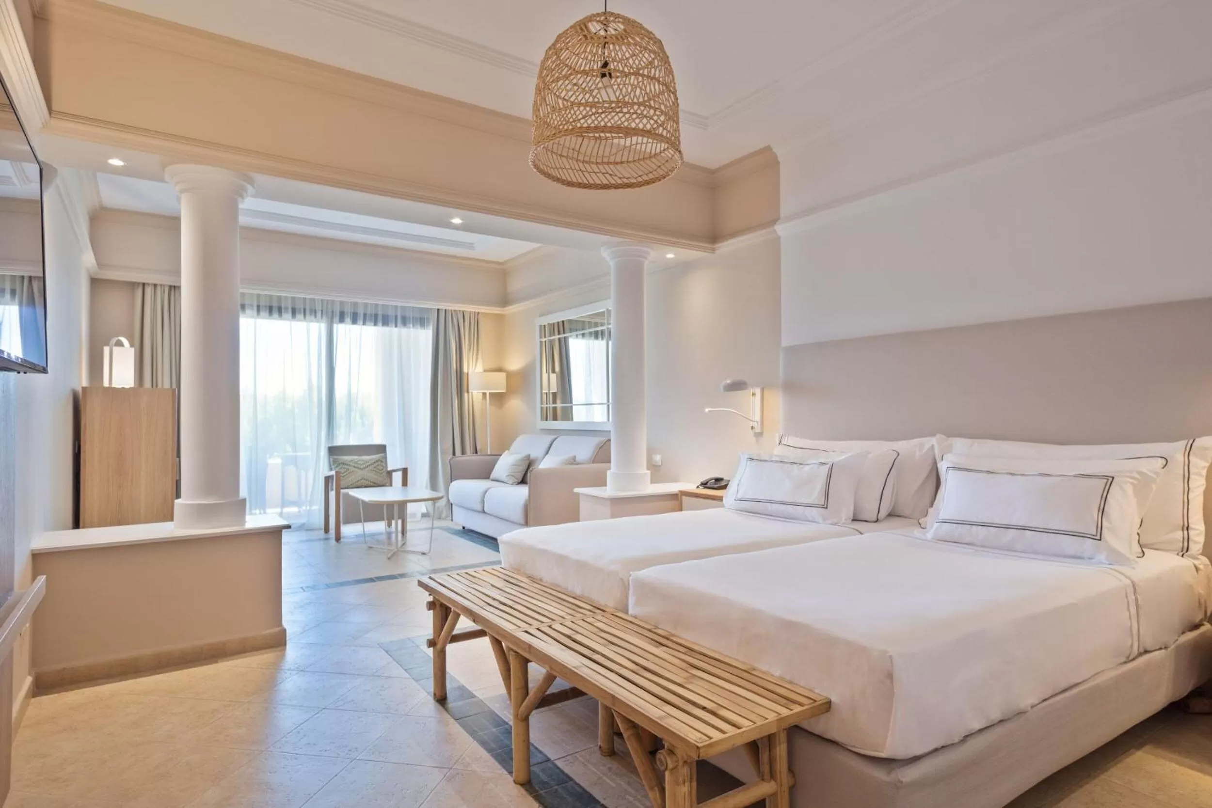Bed in Melia Villaitana