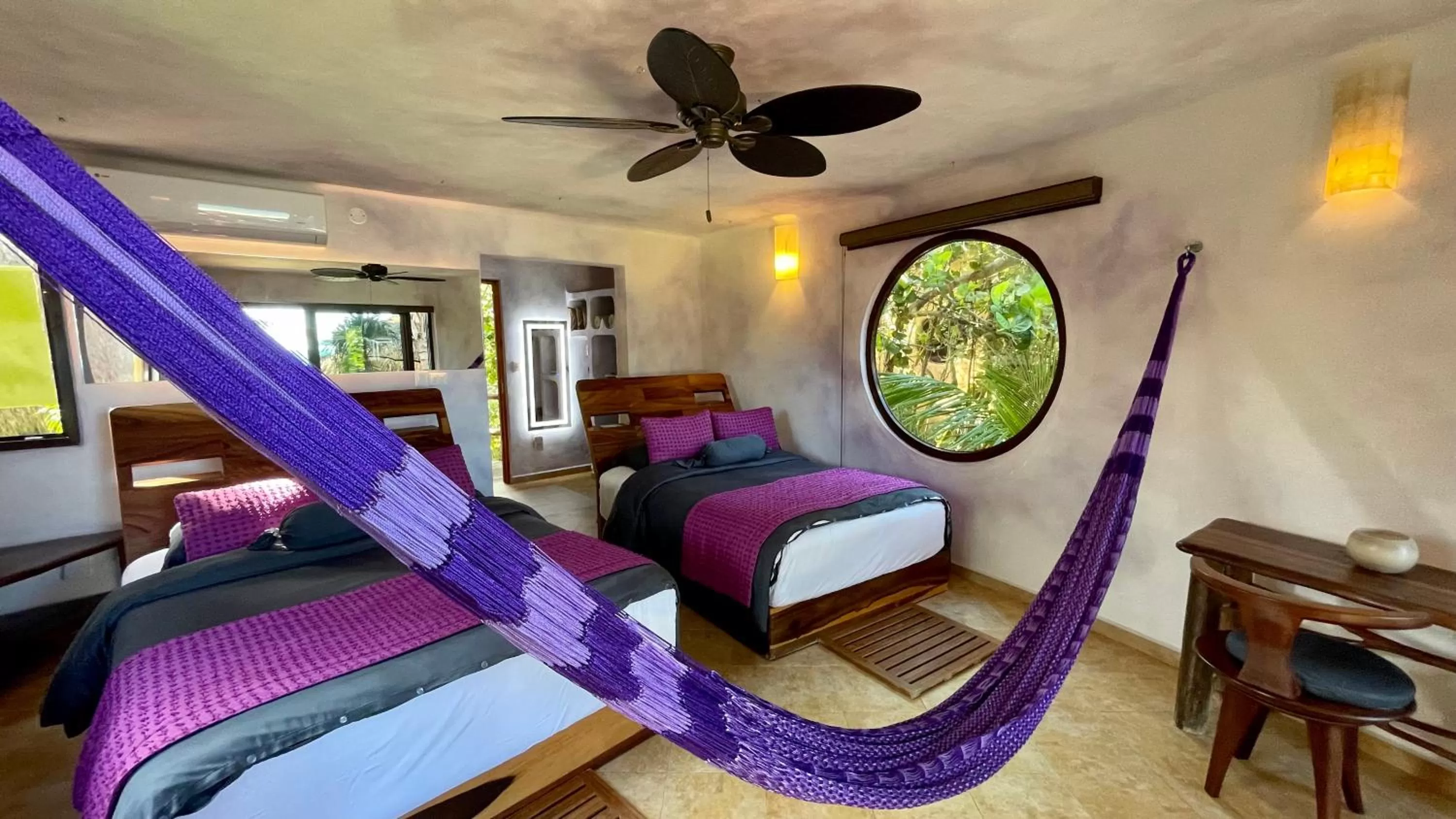 Photo of the whole room, Bed in Sueños Tulum