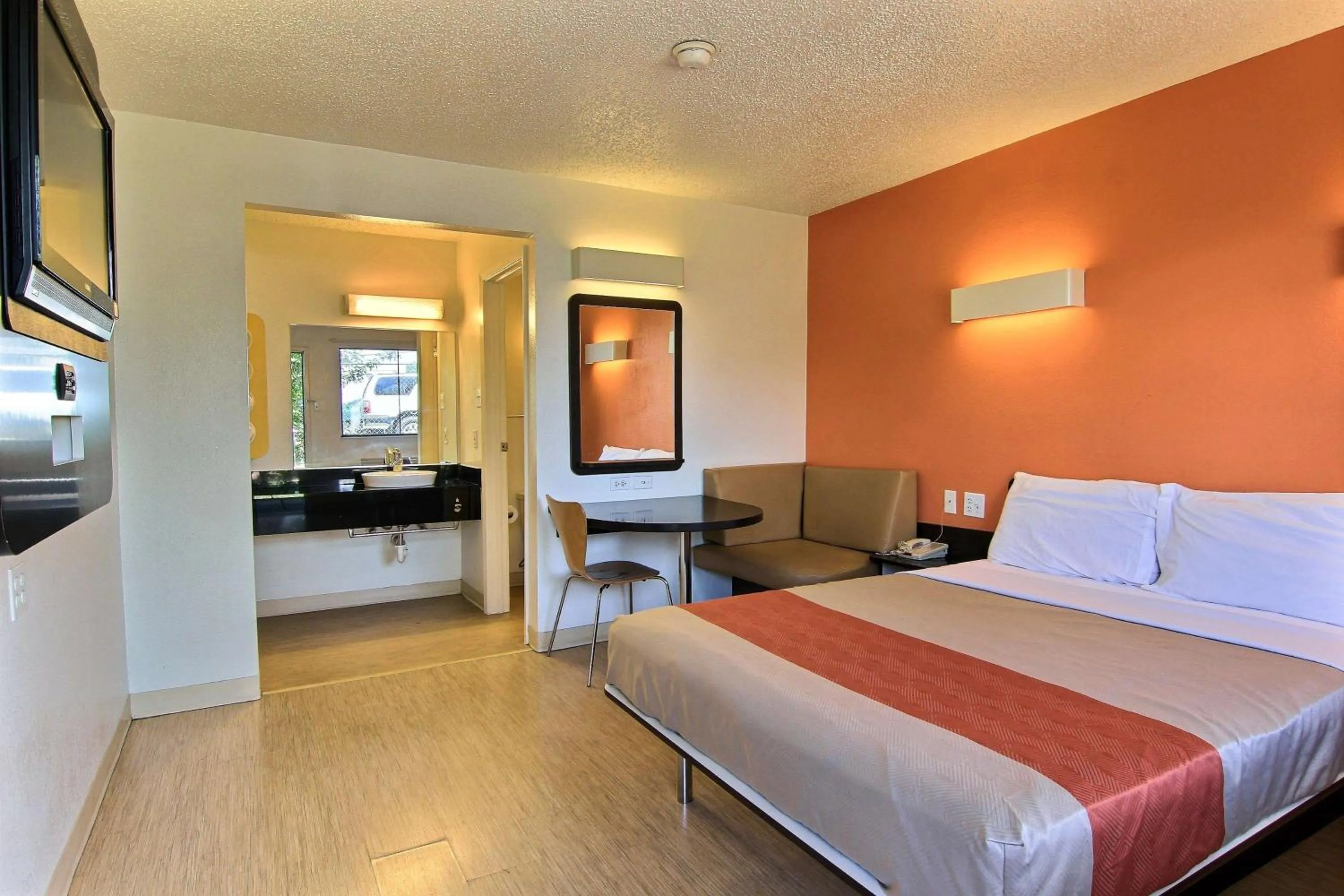 Photo of the whole room in Motel 6-Austin, TX