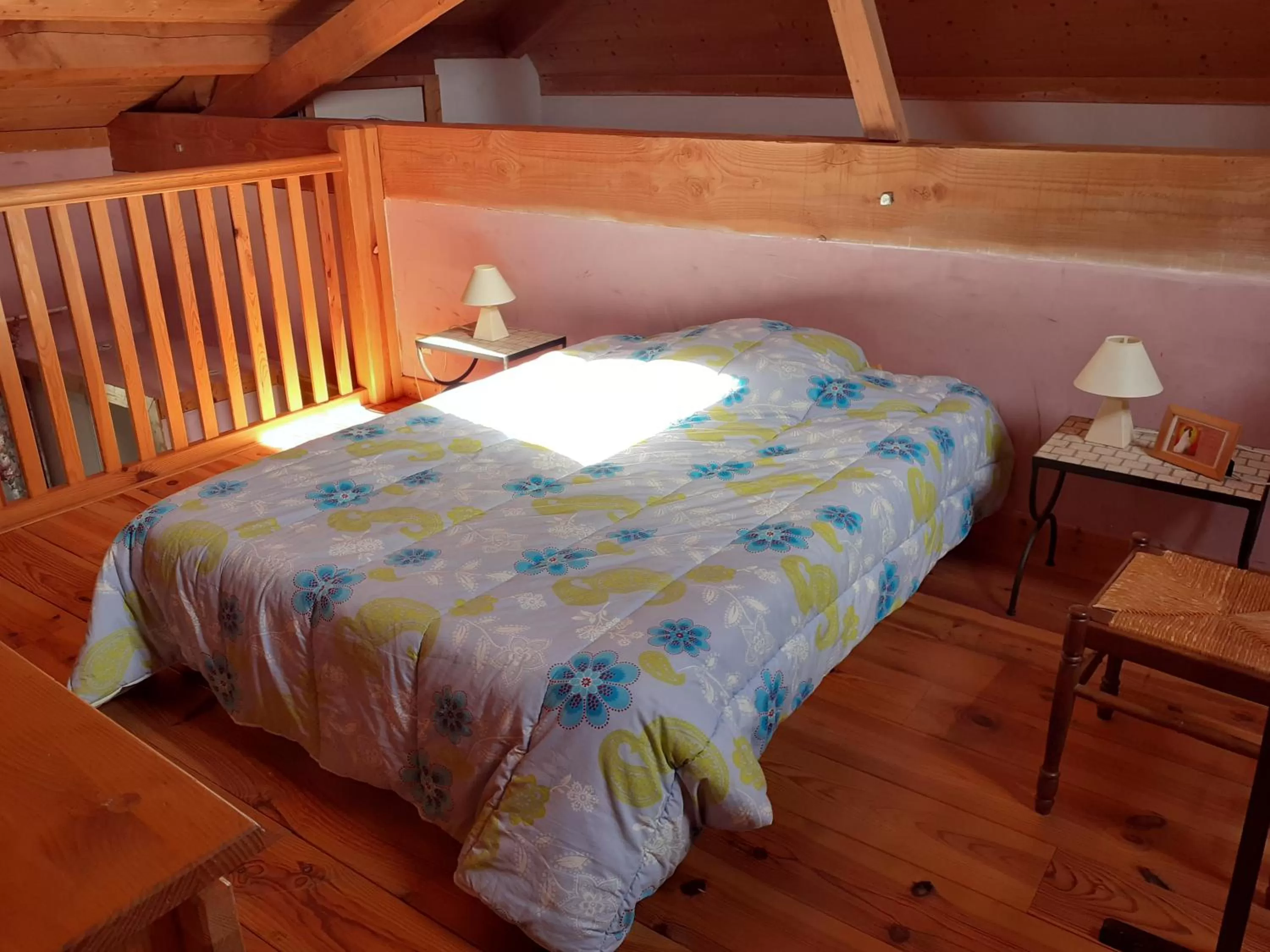 Bed in COMME UN COQ EN PÂTE