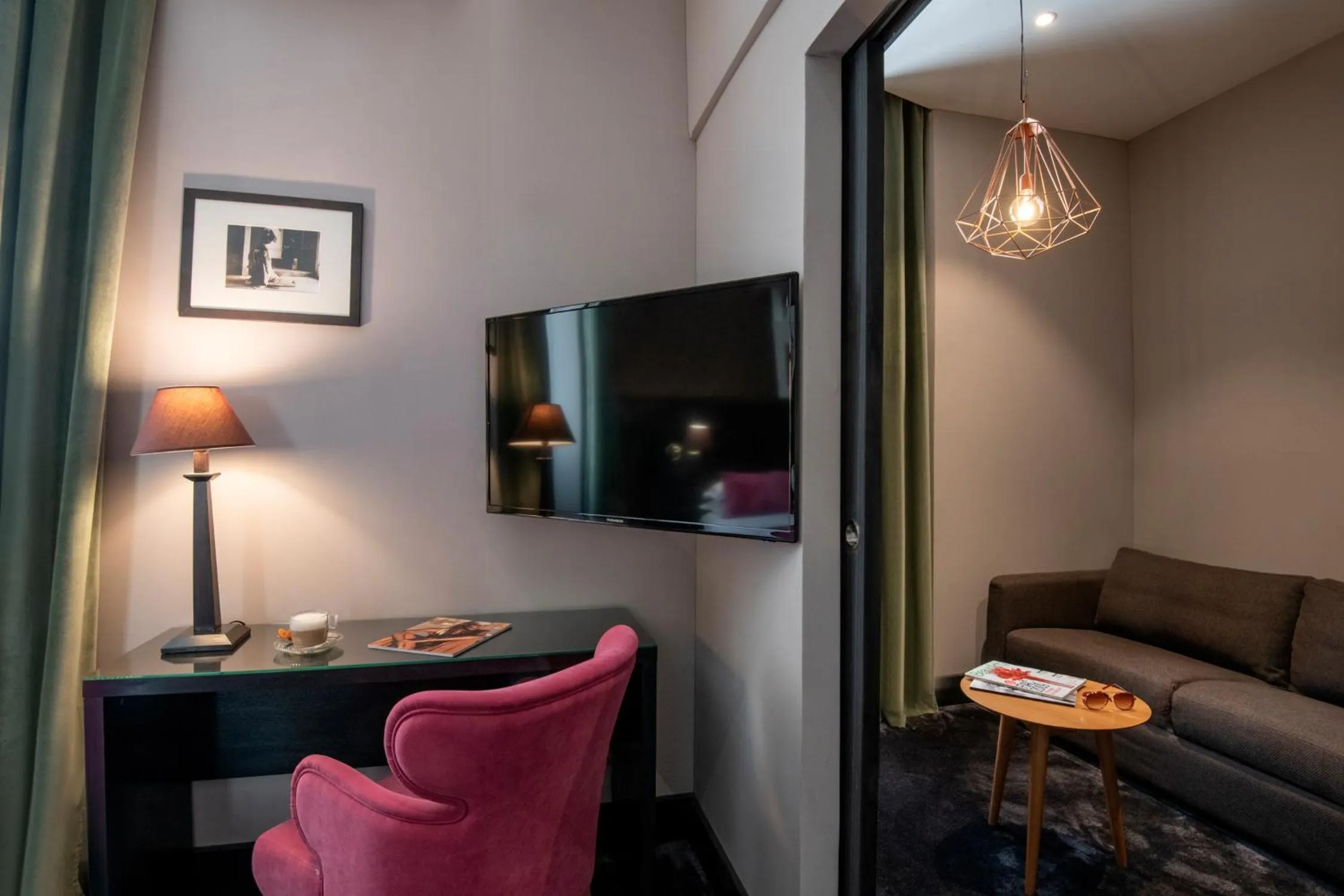 Property building in Best Western Plus Nice Cosy Hotel