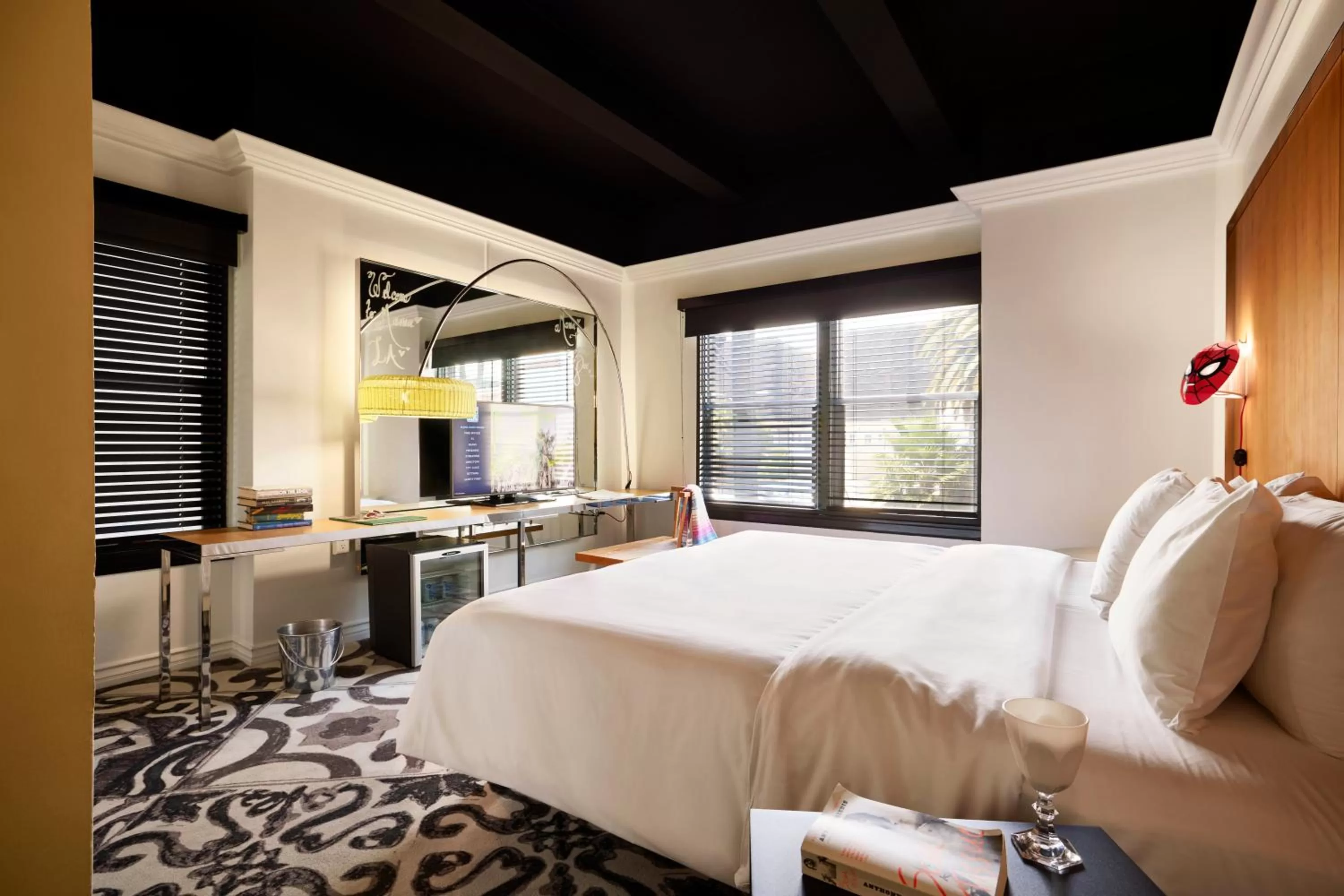 Bed in Mama Shelter Los Angeles