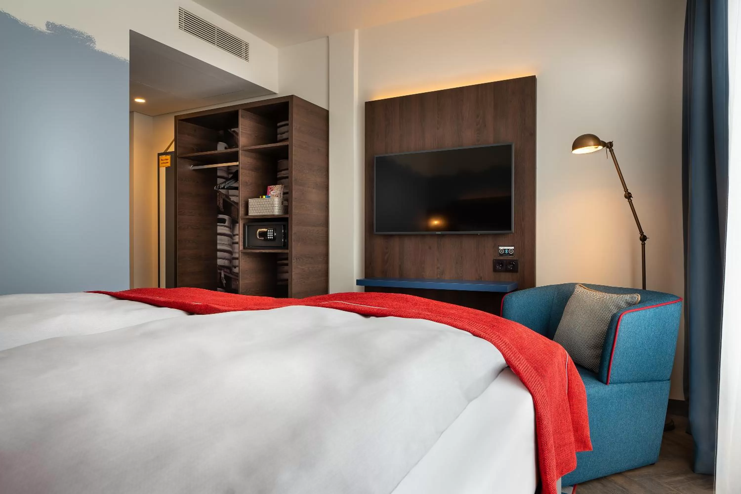 Bed in Holiday Inn - the niu, Keg Hamburg Ost by IHG