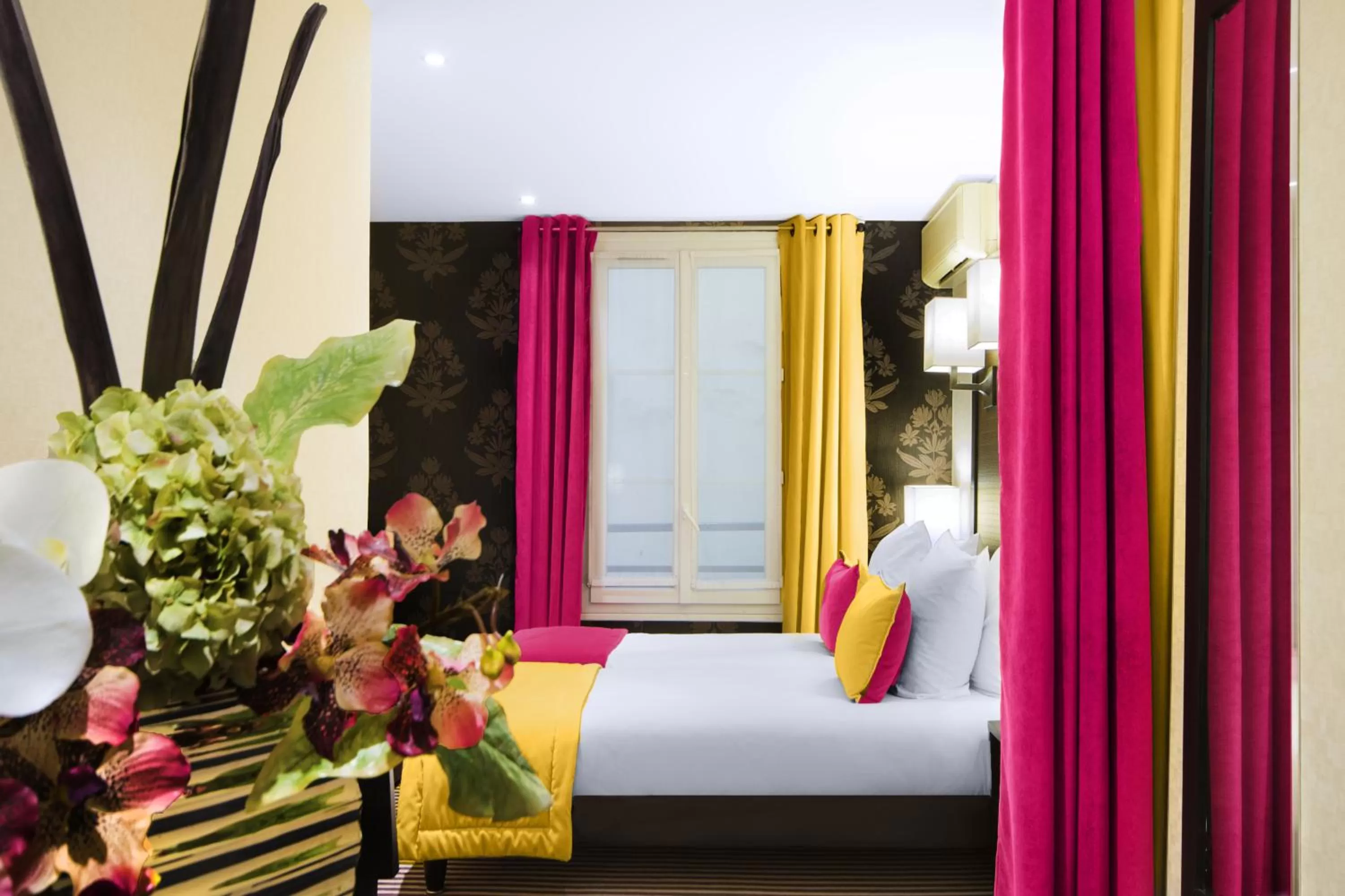 Bedroom, Bed in Hotel Pax Opera