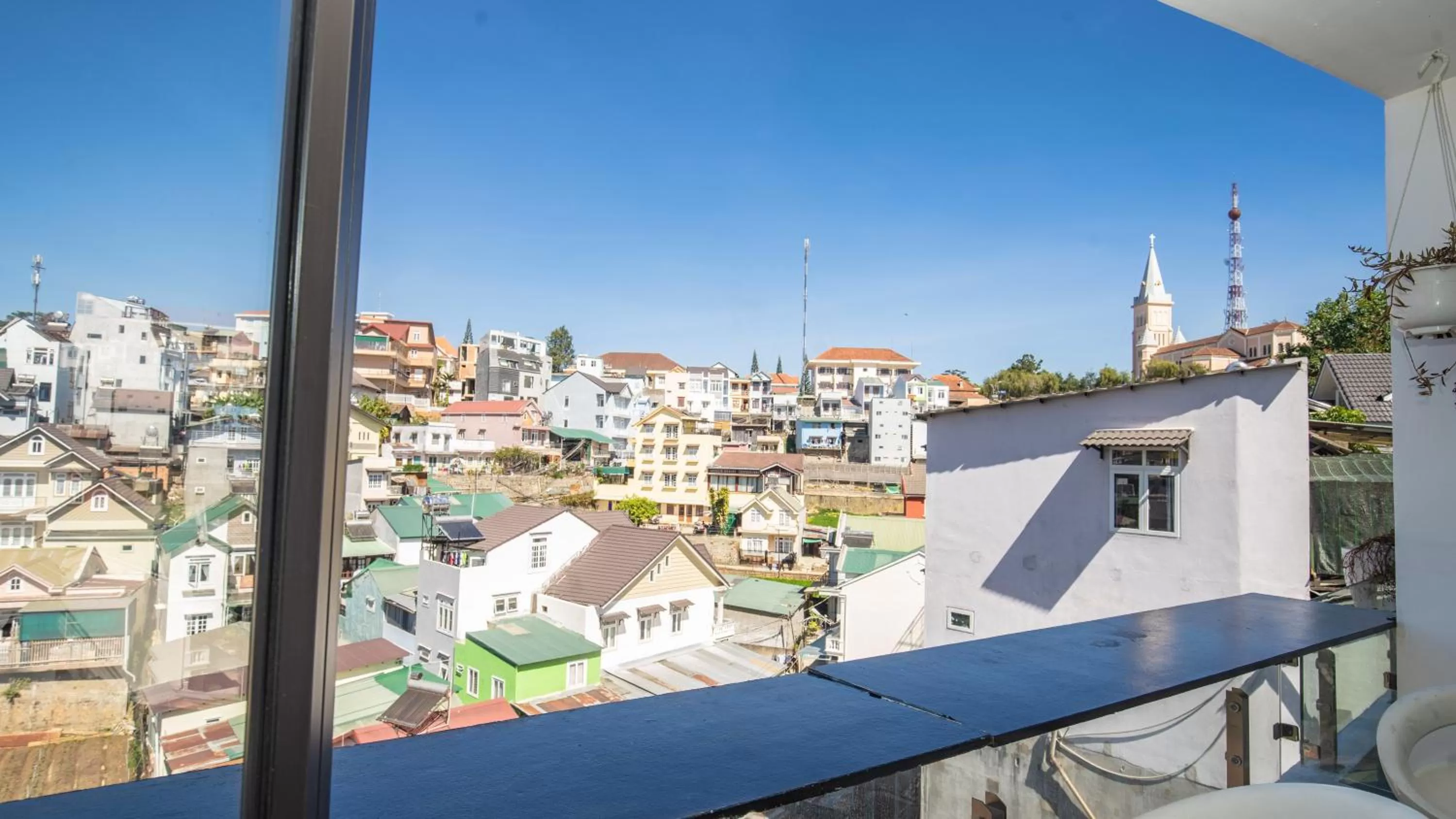 Property building in Ngàn Phố Studio & Love Hotel