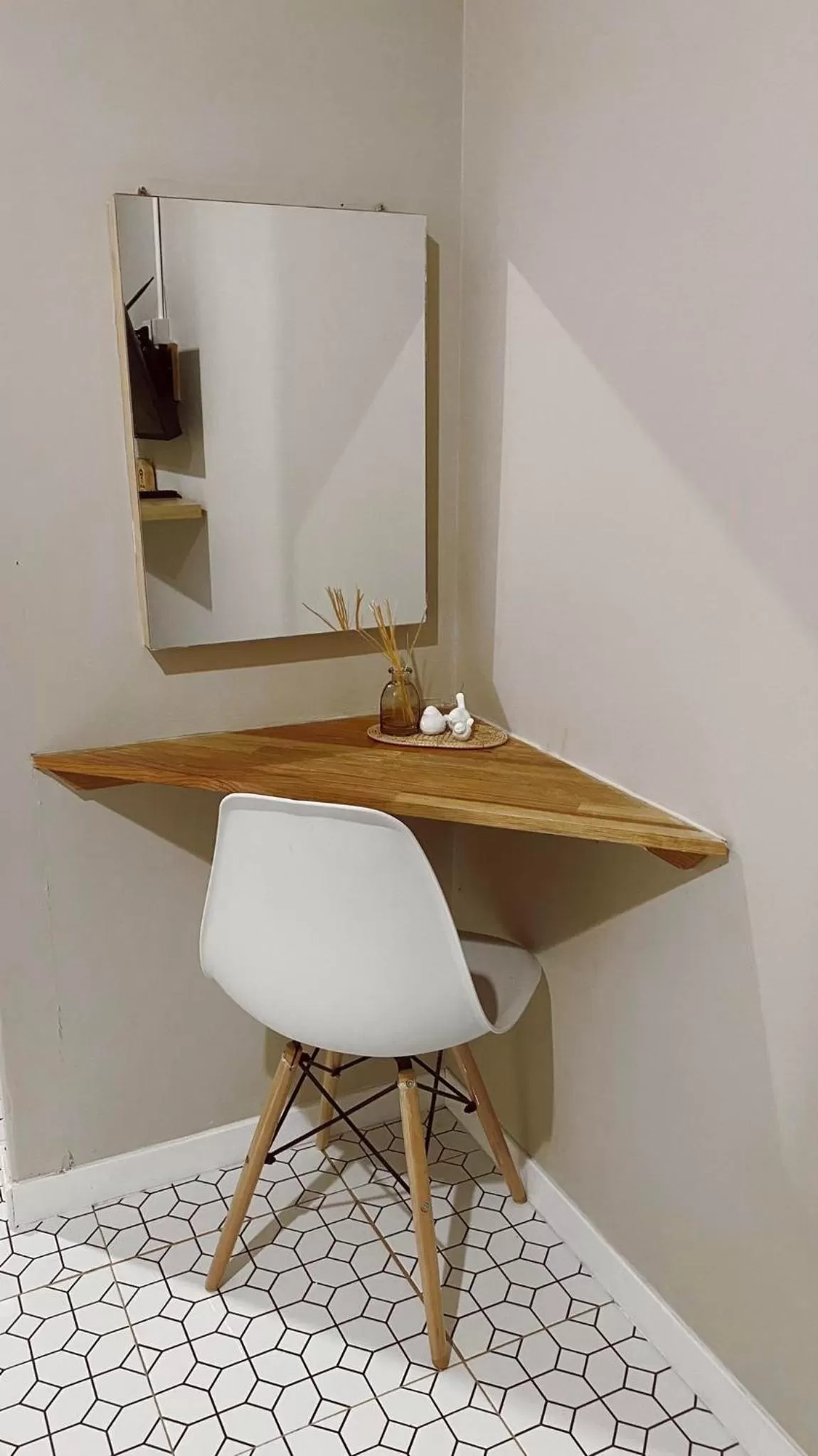 hair dresser, Bathroom in Juni House Chumphon