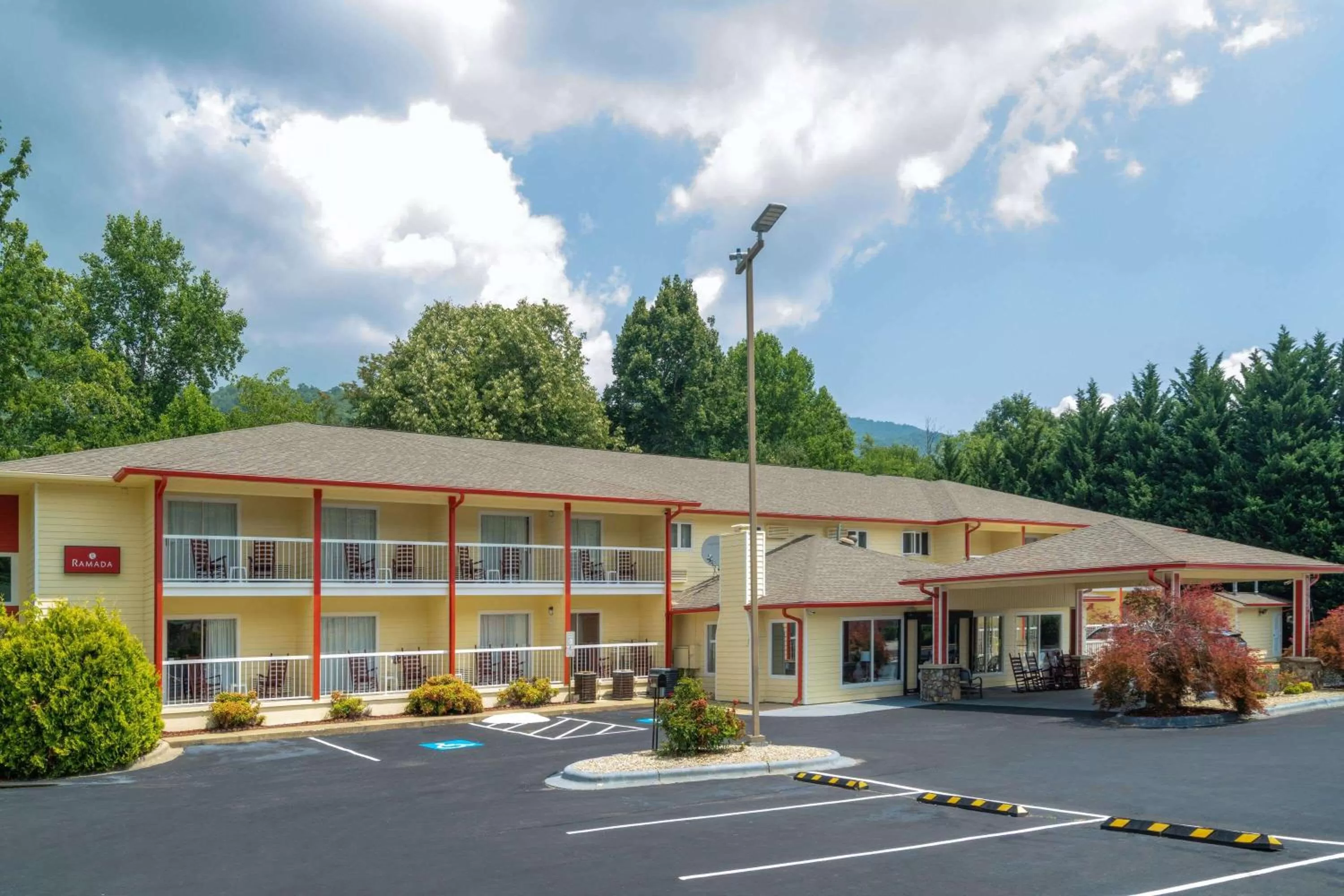 Ramada by Wyndham Maggie Valley