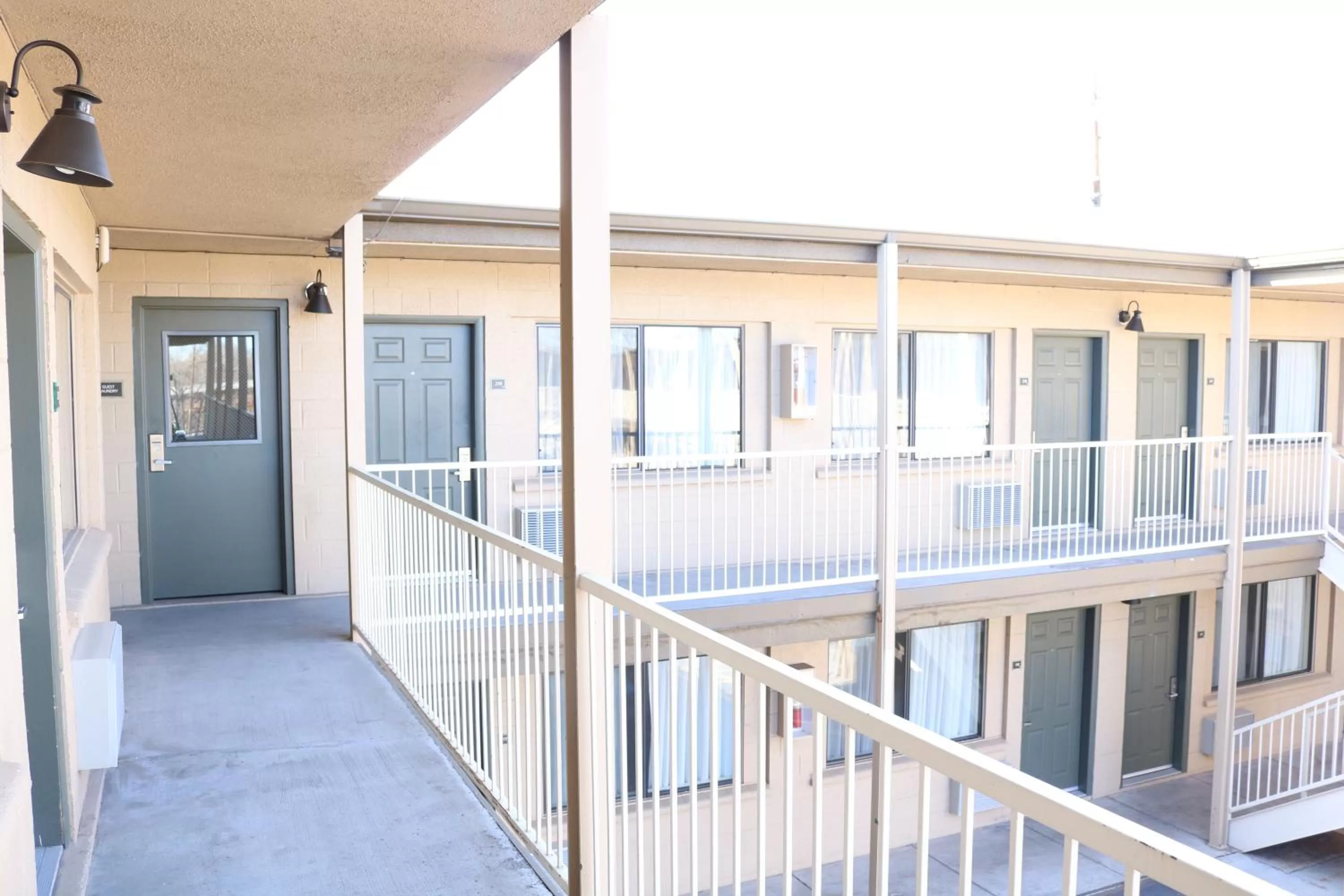 Property building in Highland Country Inn Flagstaff