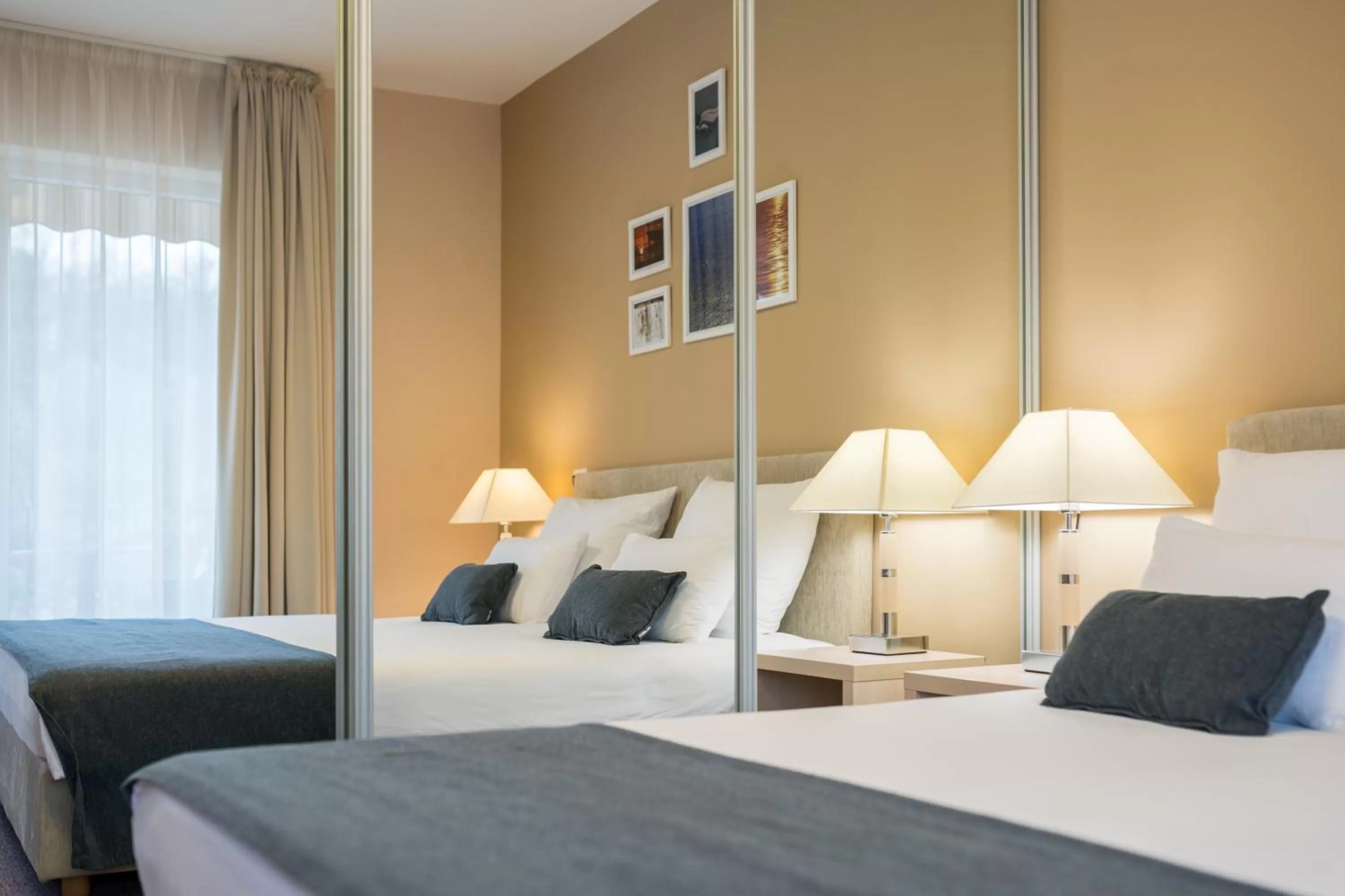 View (from property/room), Bed in Hotel Zlatna Vala