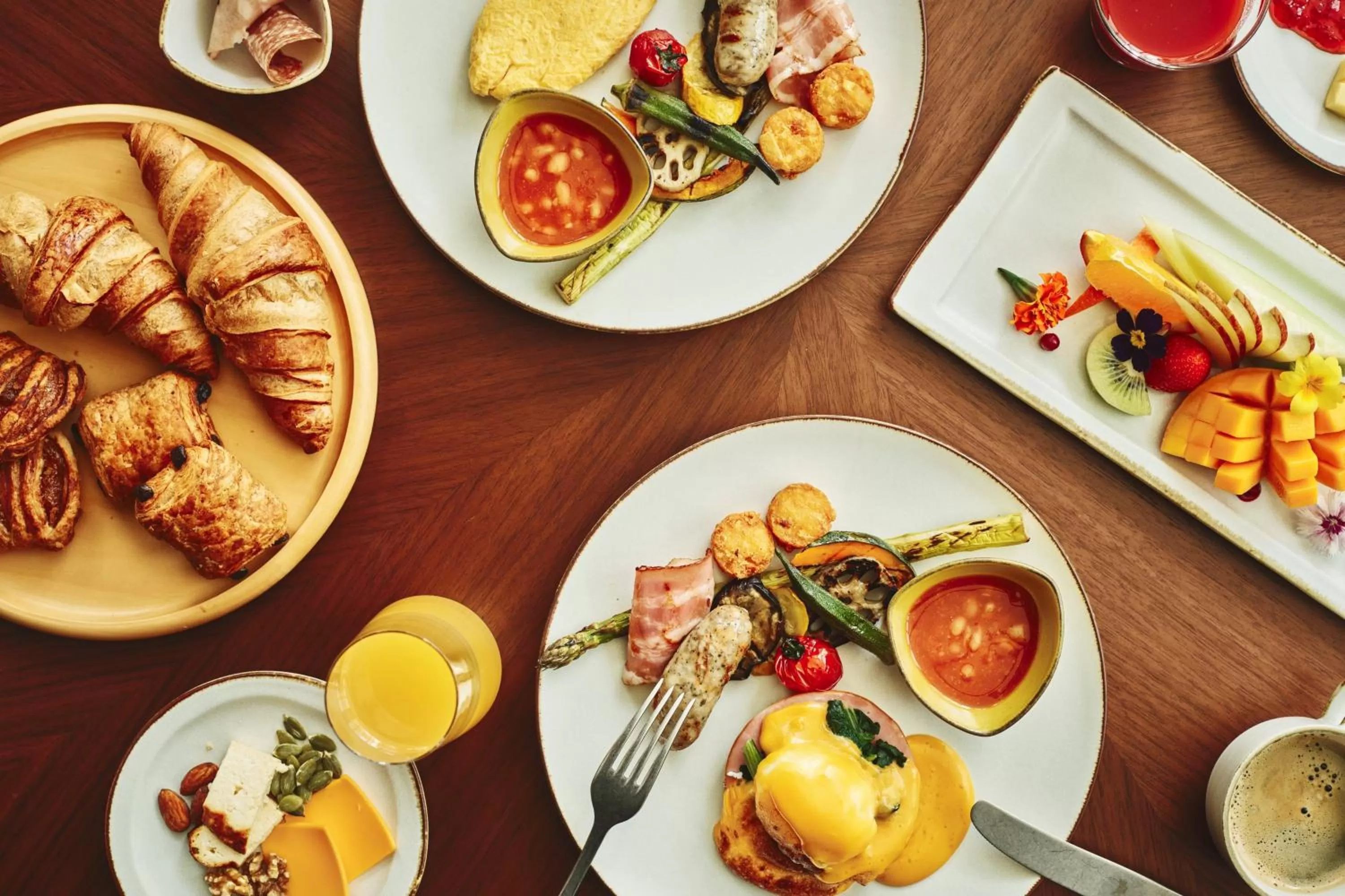 Restaurant/places to eat in voco Osaka Central by IHG