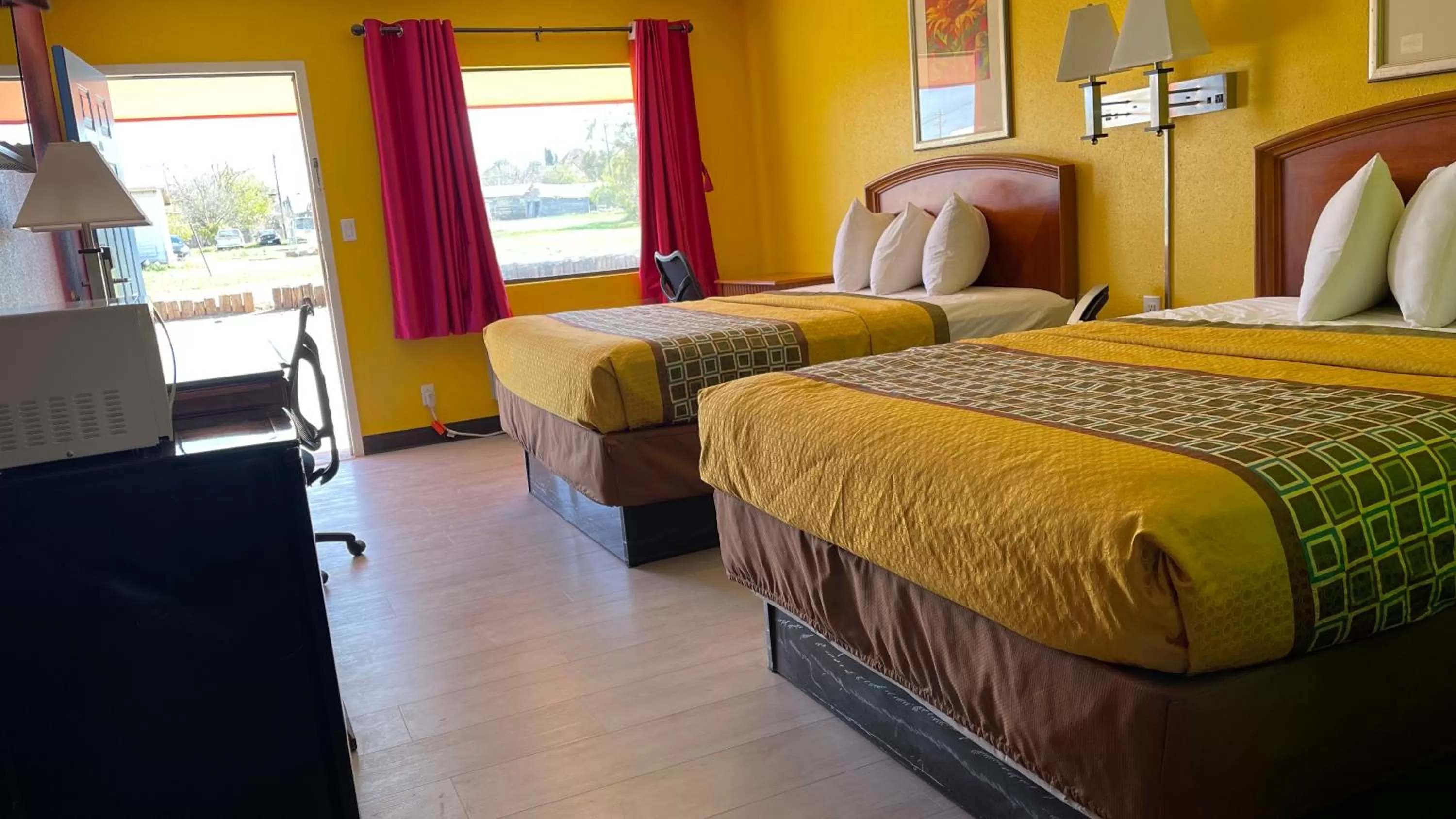 Bedroom, Bed in Morning Star Inn