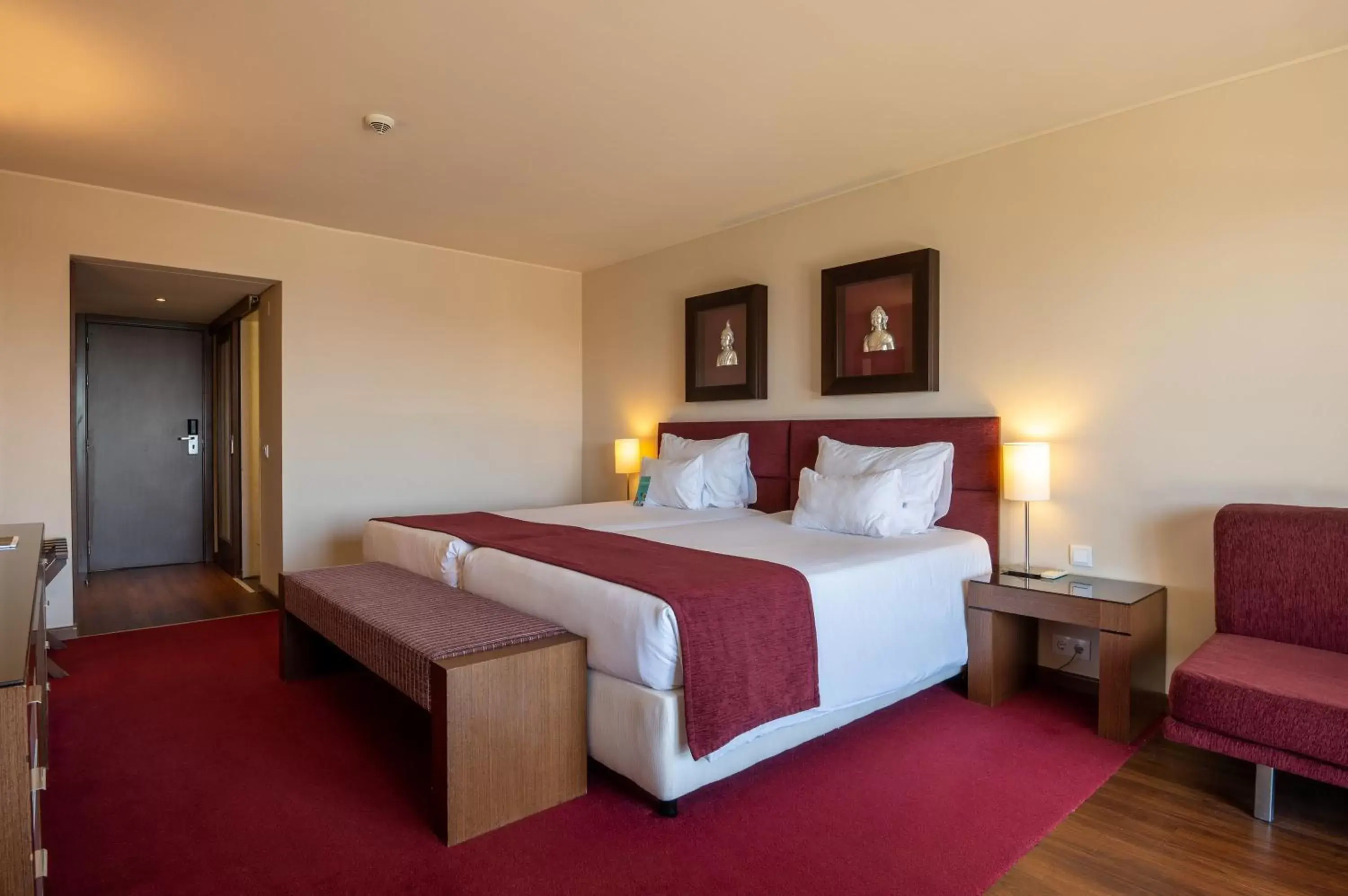 Twin Room with Extra Bed (2 Adults + 1 Child) in Vila Gale Cascais Twin Room with Extra Bed (2 Adults + 1 Child) in Vila Gale Cascais