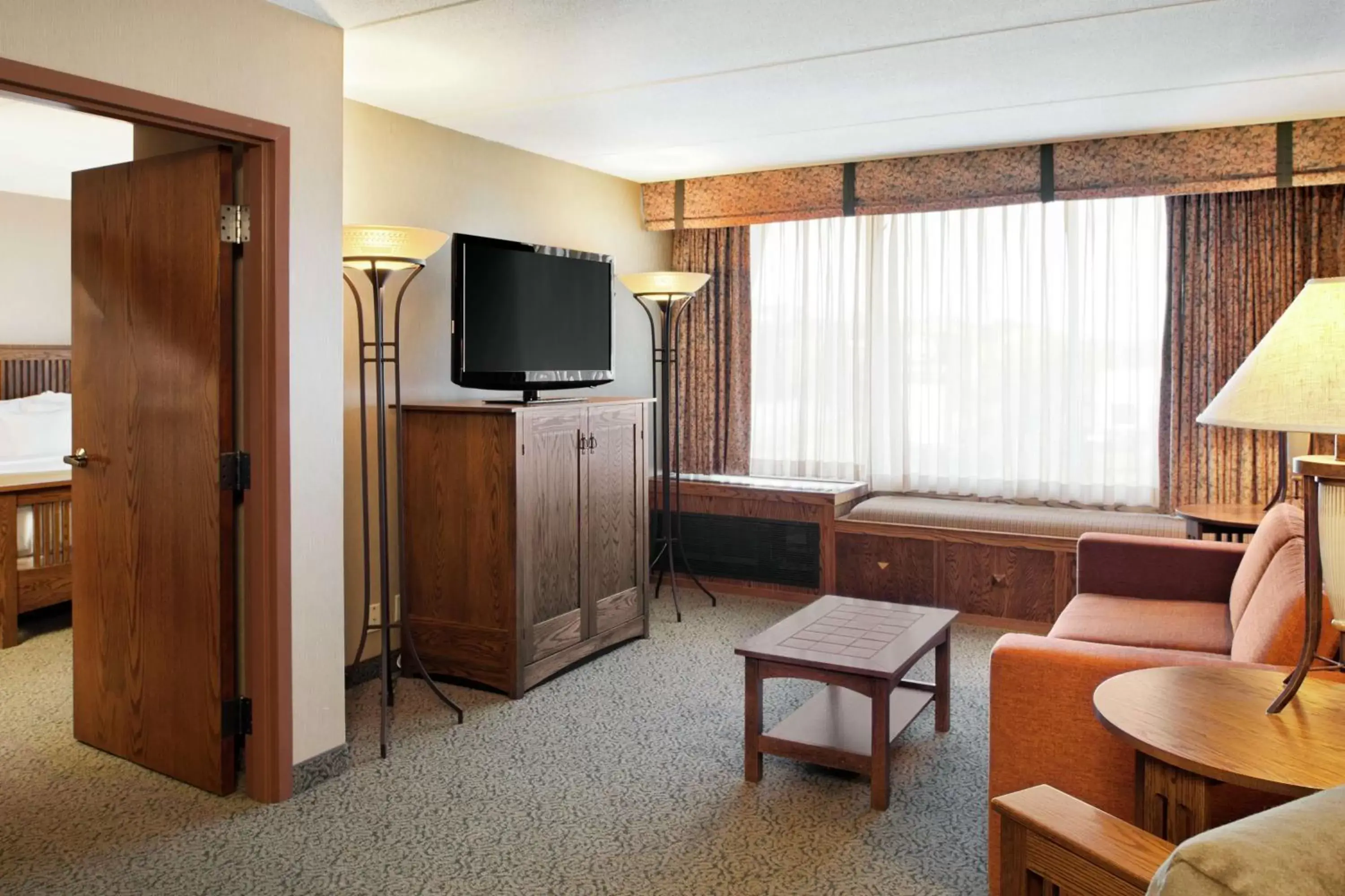 One-Bedroom King Suite with Sofa Bed - Non-Smoking in DoubleTree by Hilton Libertyville-Mundelein One-Bedroom King Suite with Sofa Bed - Non-Smoking in DoubleTree by Hilton Libertyville-Mundelein