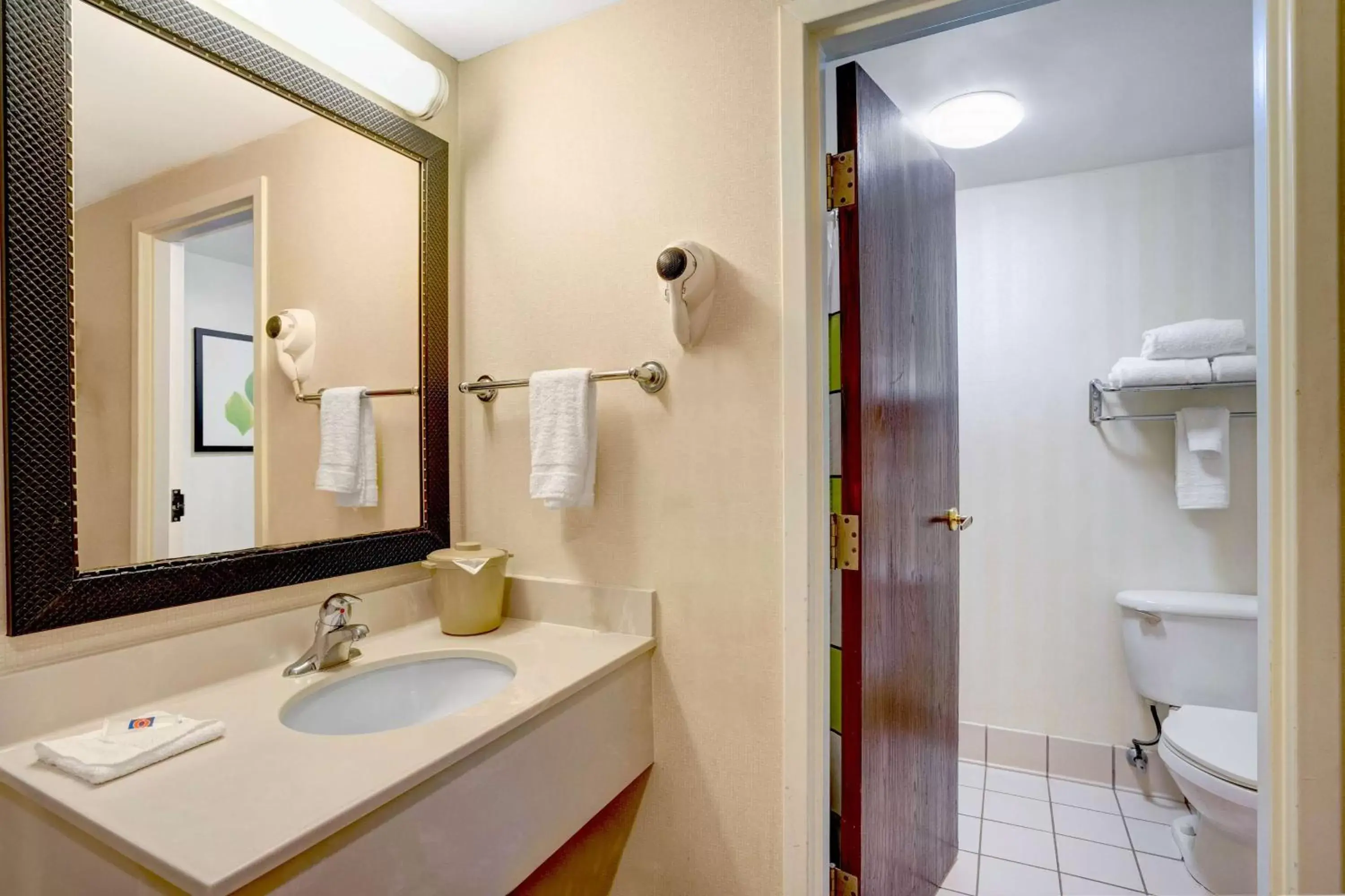 King Room - Disability Access - Non-Smoking in Motel 6-Milford, CT King Room - Disability Access - Non-Smoking in Motel 6-Milford, CT