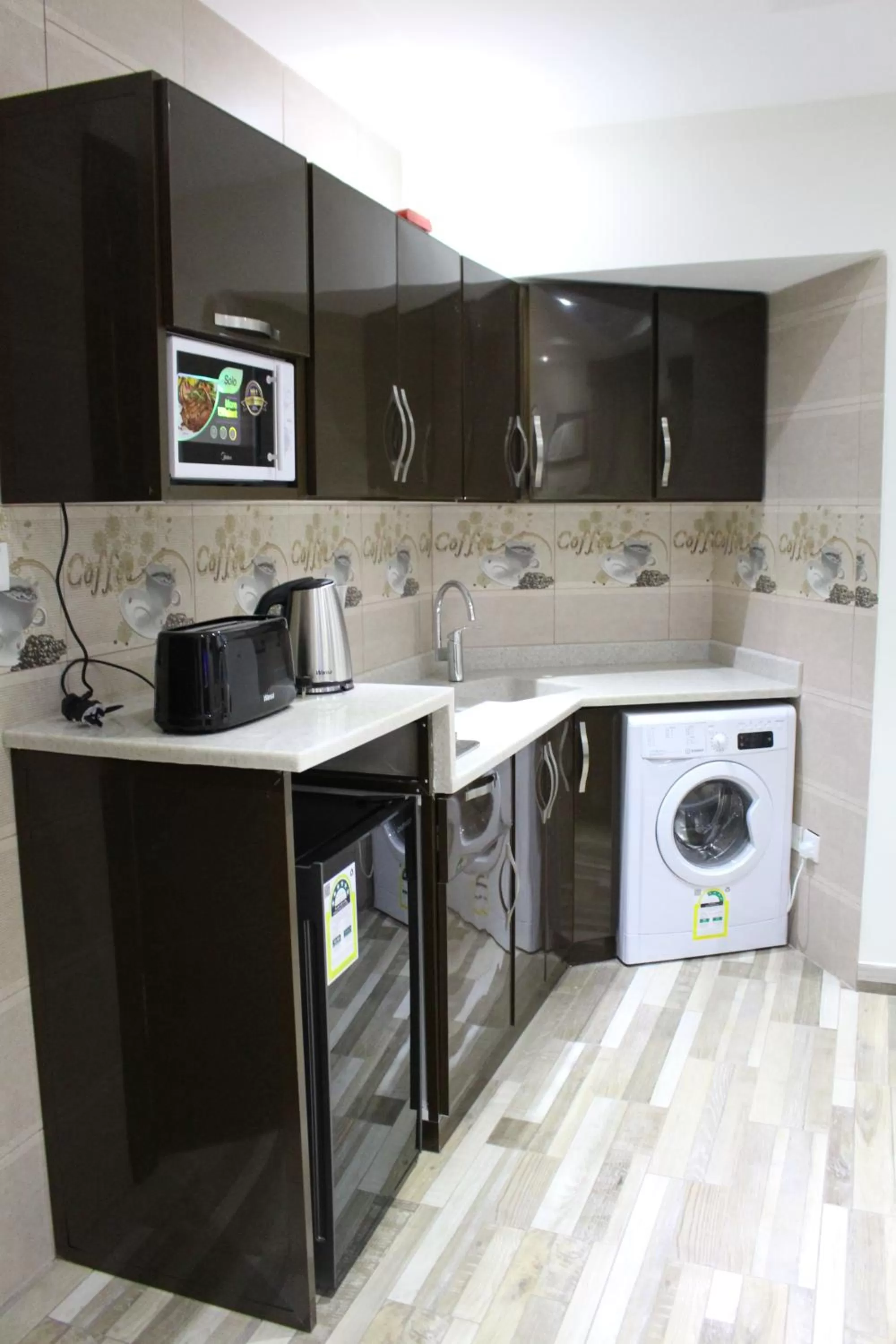 Kitchen/Kitchenette in Sama Hotel