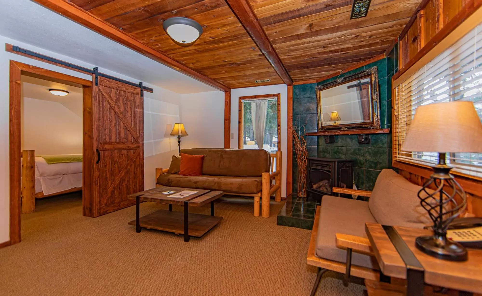 Living room, Bed in Cooper Spur Mountain Resort