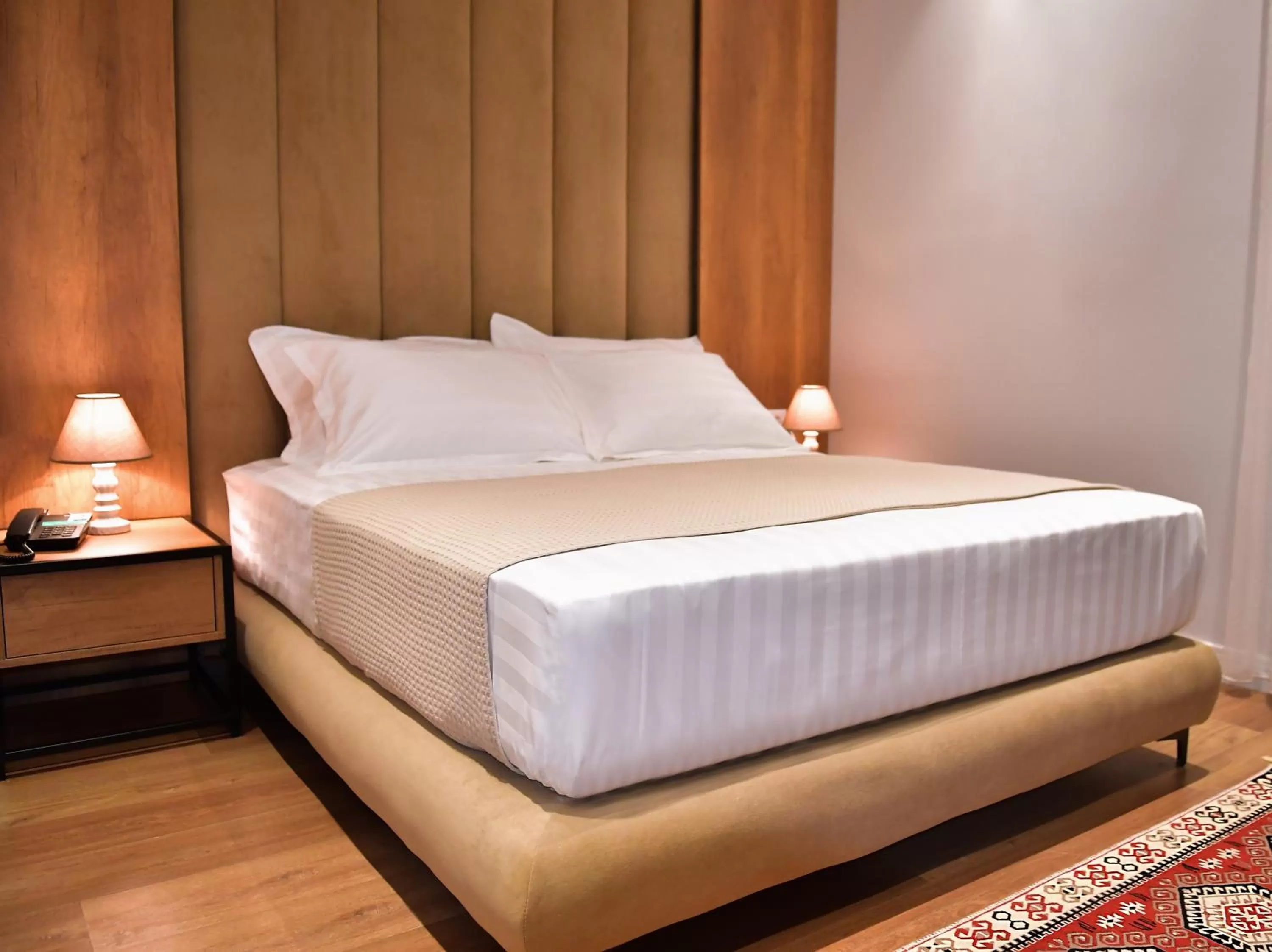 Shower, Bed in 313 Villa City Center Hotel