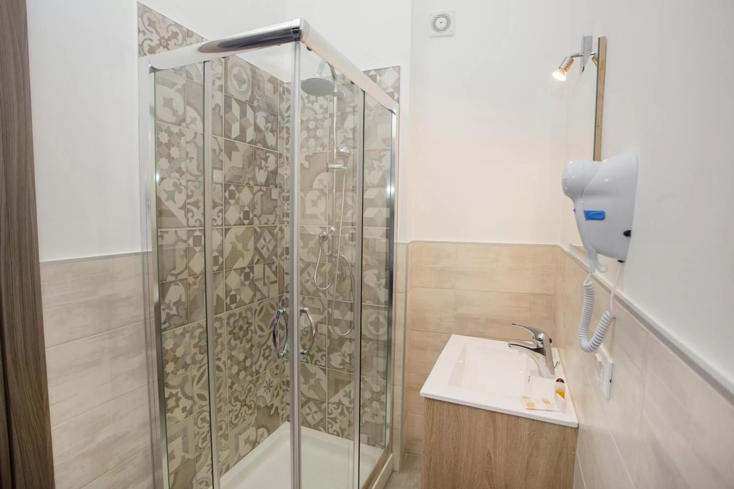 Photo of the whole room in B&B Palermo Sole & Cultura