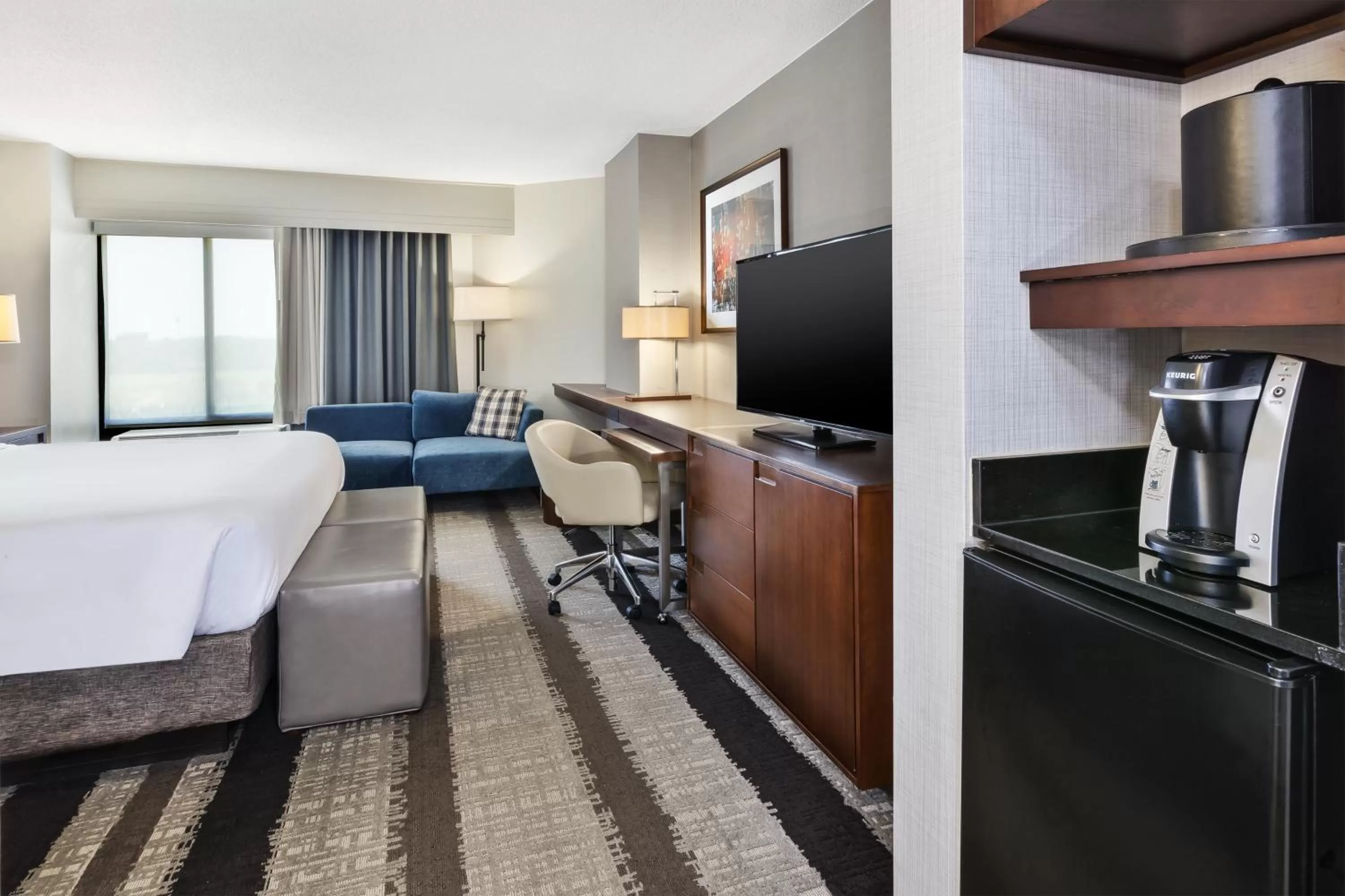 Photo of the whole room, Bed in Crowne Plaza Dulles Airport by IHG