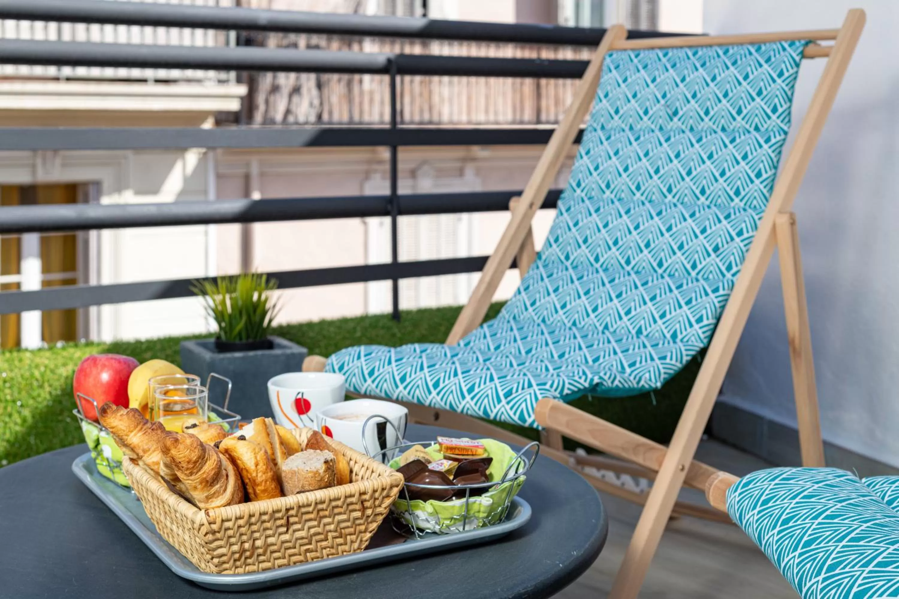 Continental breakfast in Celenya Hôtel