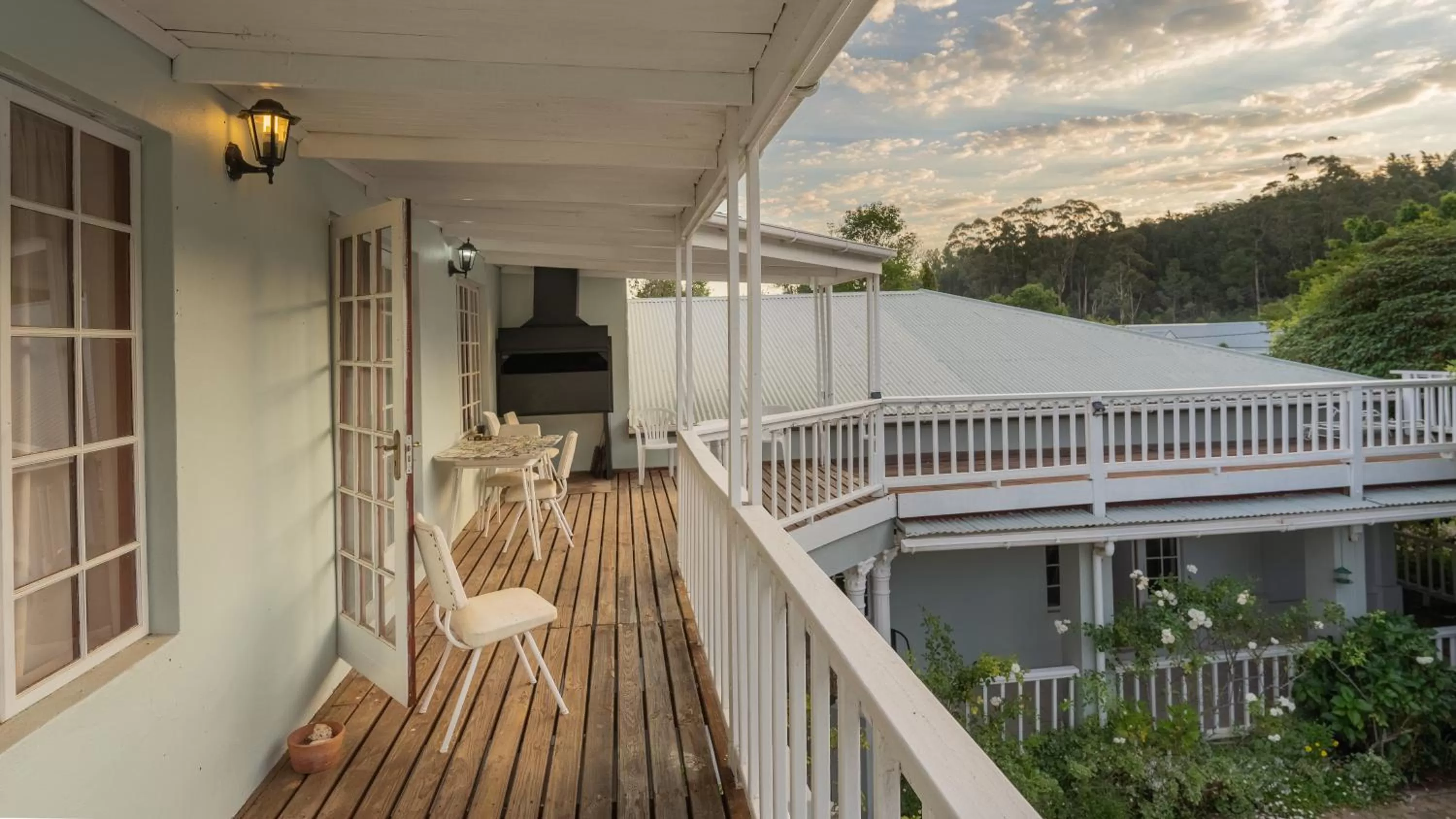 Property building, Balcony/Terrace in Aquaelberg Place