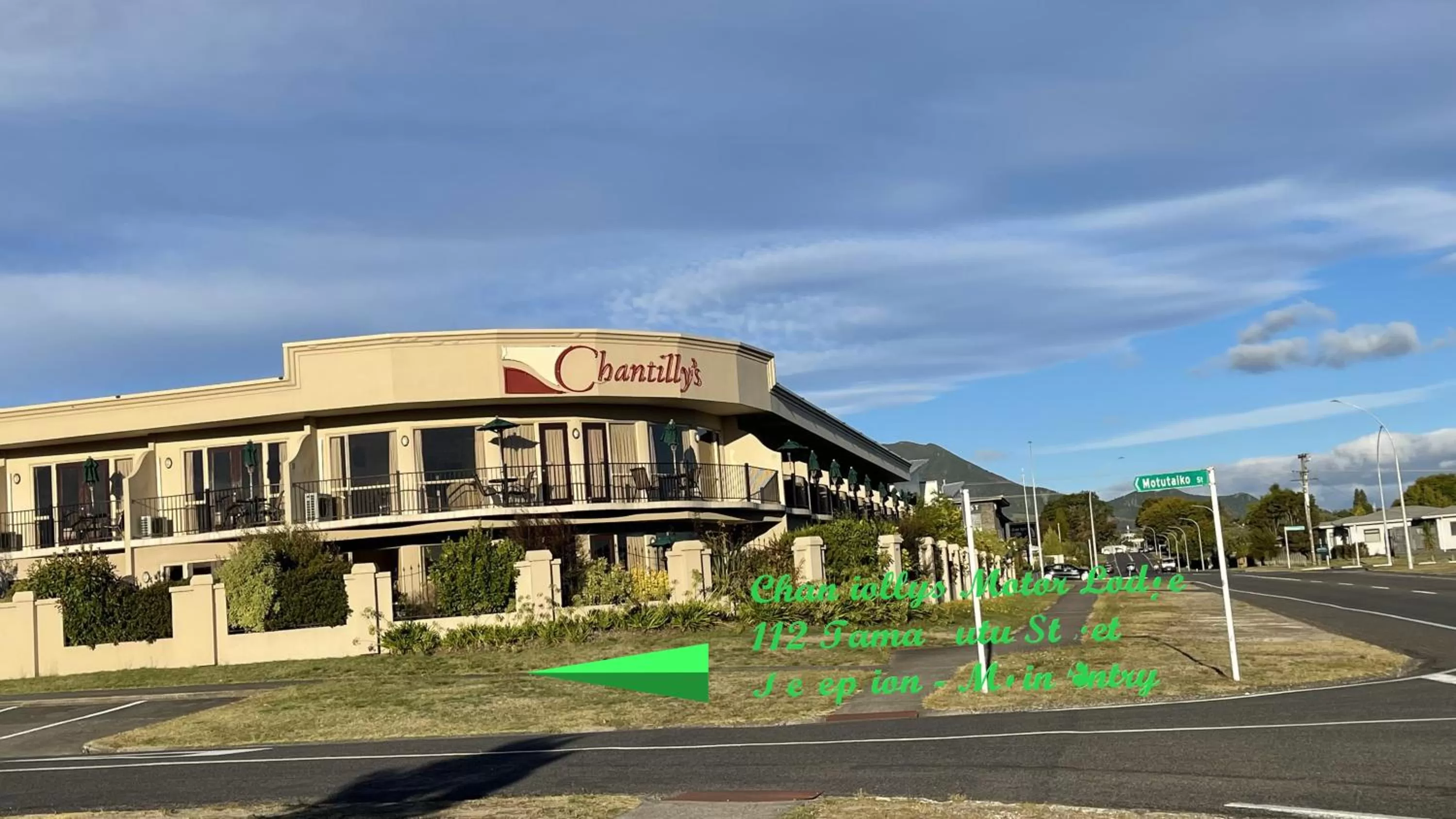 Property building in Chantillys Motor Lodge