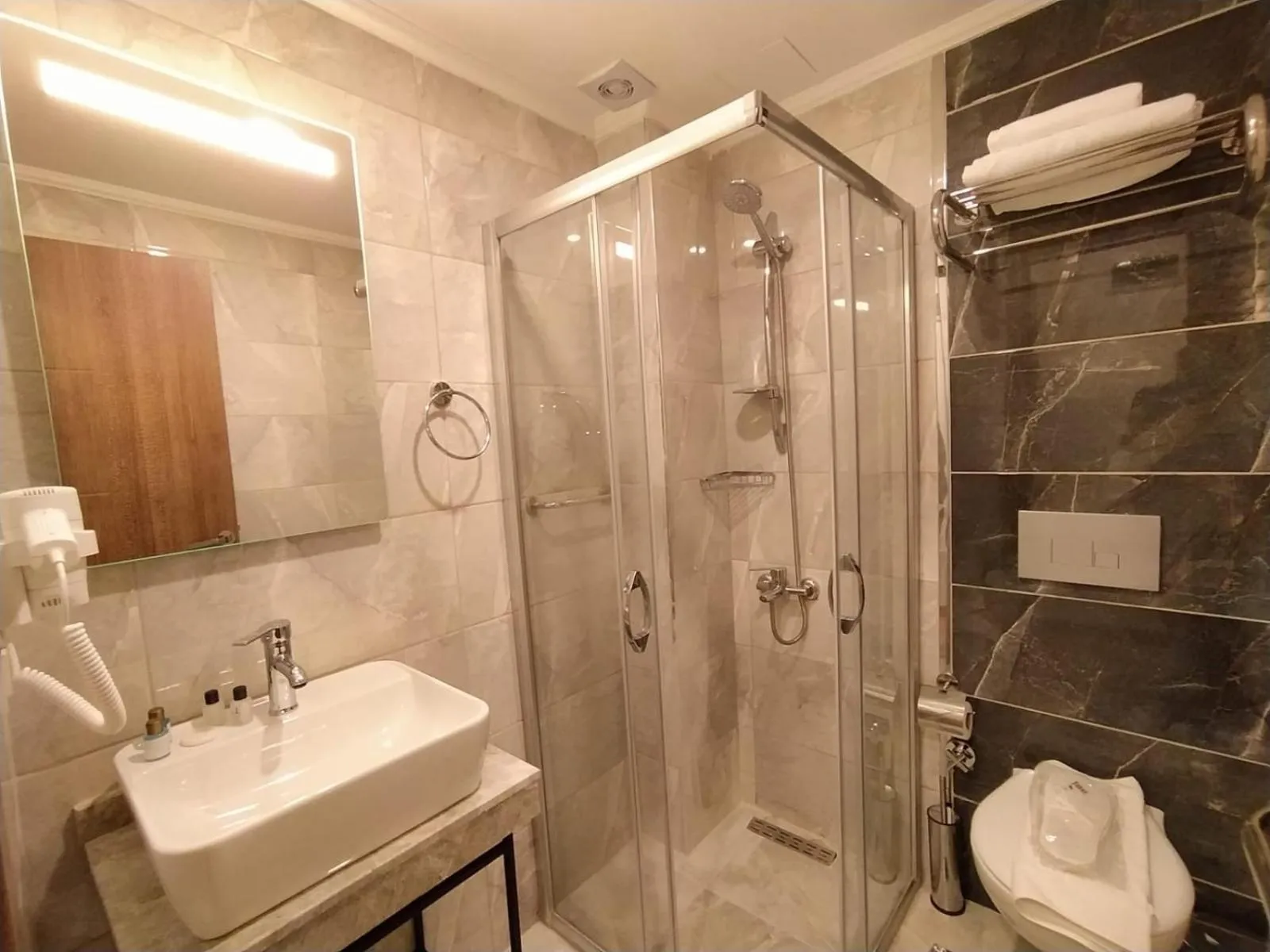 Bathroom in NUPERA HOTEL