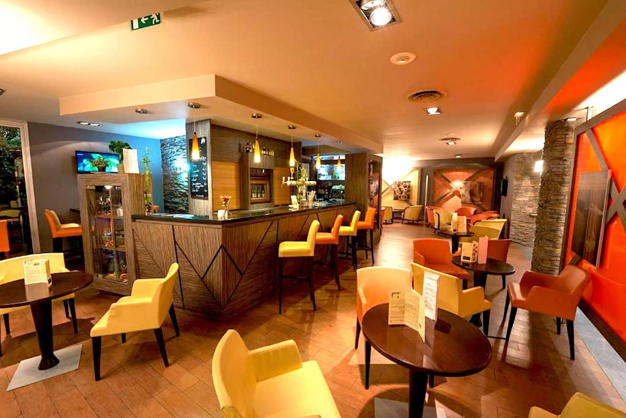 Restaurant/places to eat in Kyriad Prestige Mulhouse - Basel