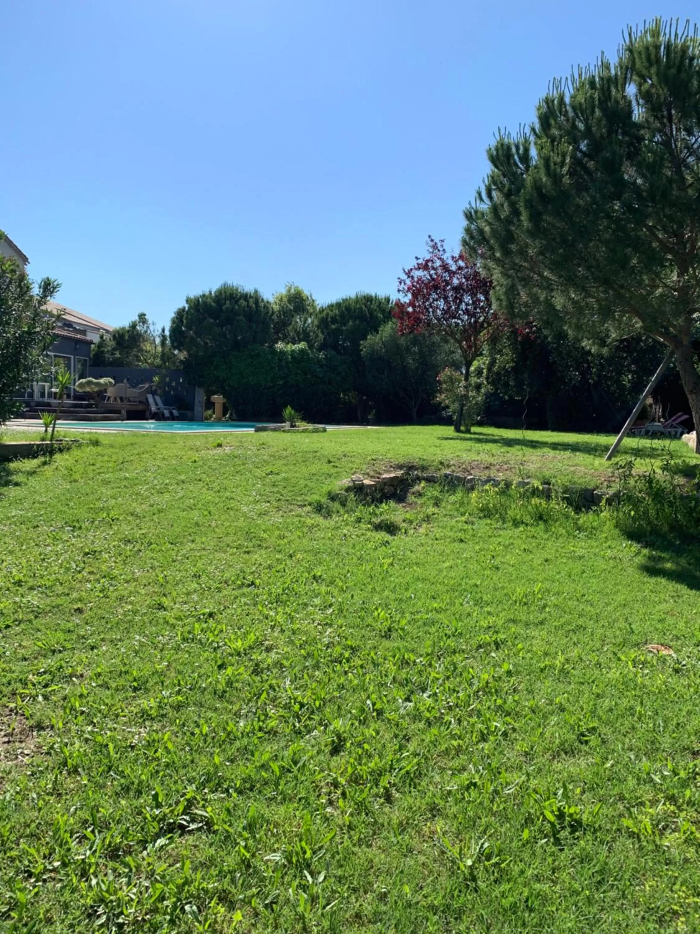 Spring in Le Jardin de LaCoste