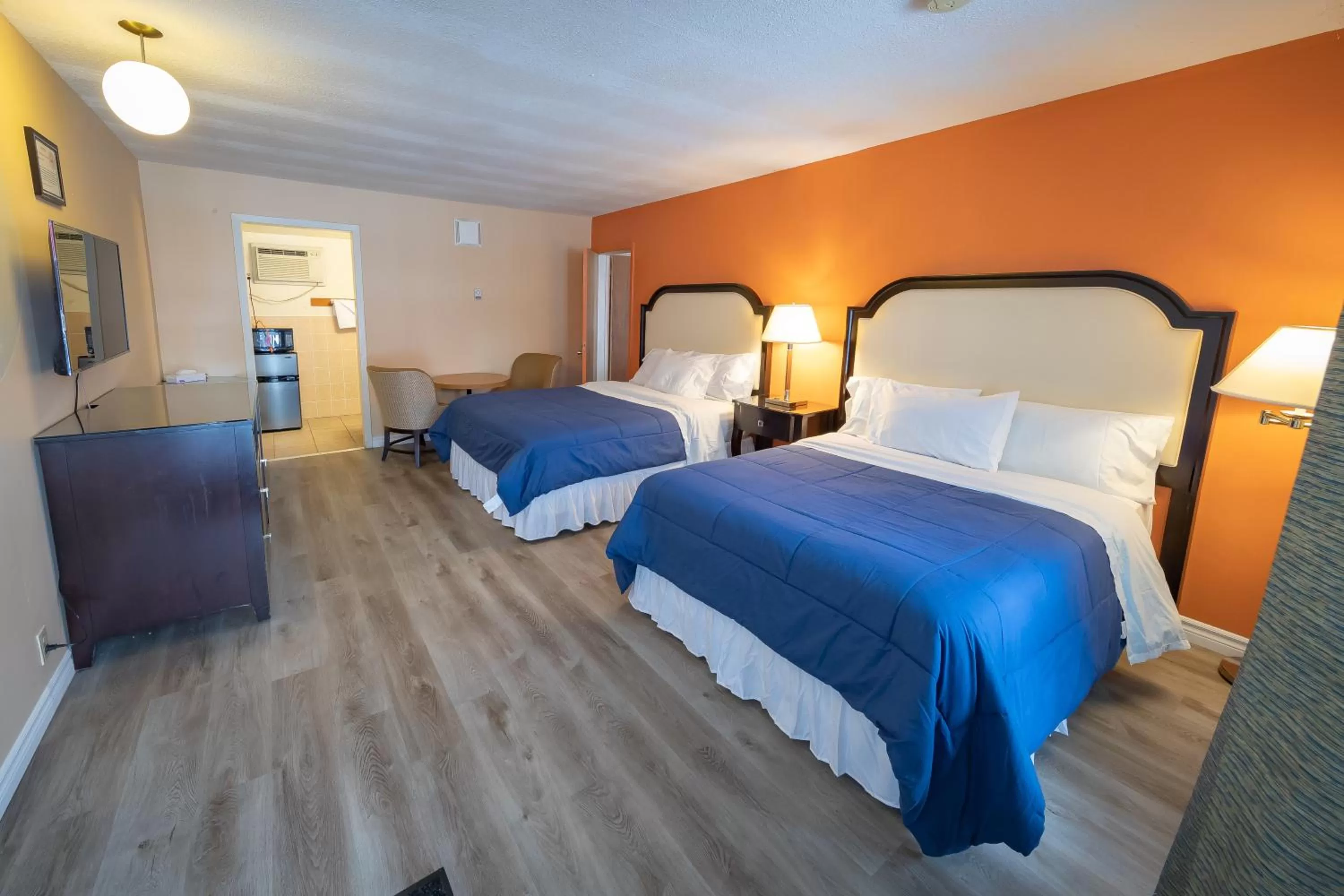 Bed in Choice Inn by the falls